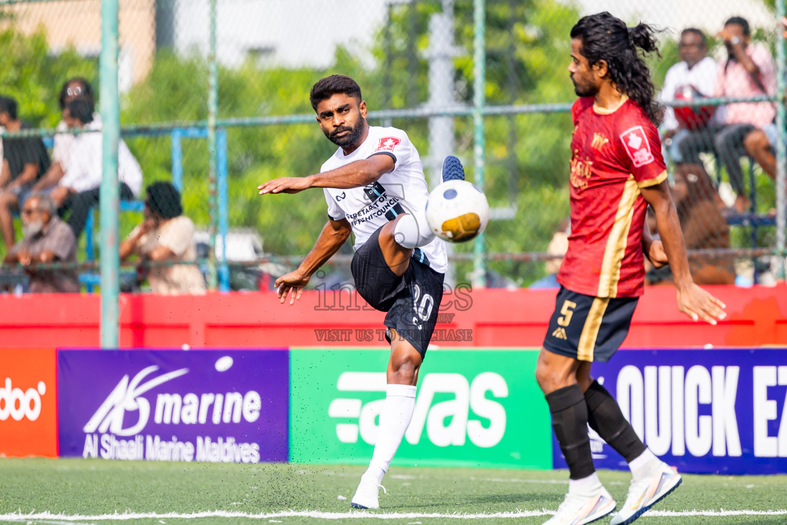 K Dhiffushi vs K Maafushi in Day 15 of Golden Futsal Challenge 2025 was held on Sunday, 19th January 2025, in Hulhumale', Maldives. Photos: Nausham Waheed / images.mv