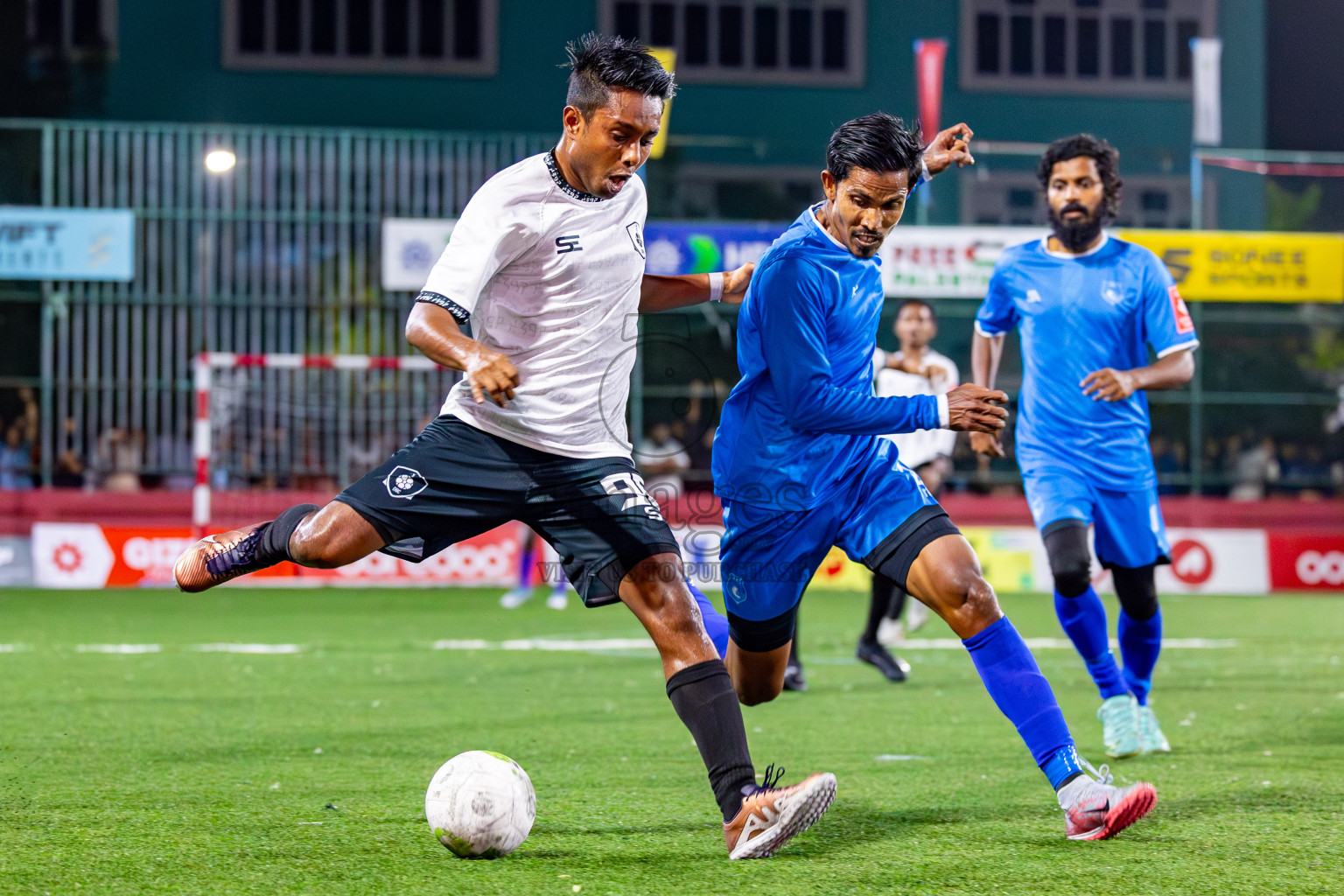 R Dhuvaafaru vs R Alifushi on Day 37 of Golden Futsal Challenge 2024 was held on Thursday, 22nd February 2024, in Hulhumale', Maldives
Photos: Mohamed Mahfooz Moosa/ images.mv