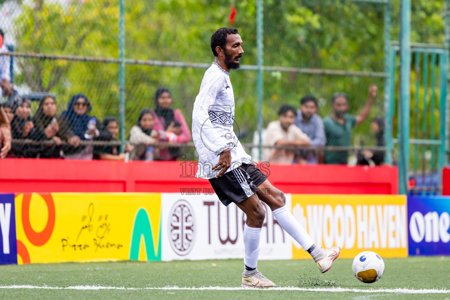 GDh Madaveli vs GDh Faresmaathodaa in Day 12 of Golden Futsal Challenge 2025 was held on Thursday, 16th January 2025, in Hulhumale', Maldives Photos: Nausham Waheed  / images.mv