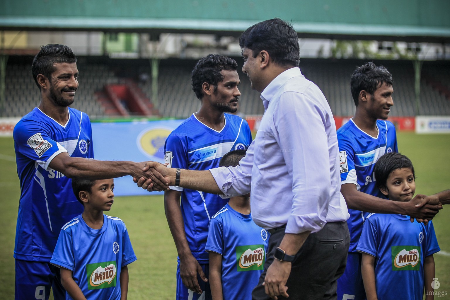 New Radiant Sports Club vs Maziya Sports & Recreation in Ooredoo Dhivehi Premier League 2016 Male', Tuesday April 19 2016. (Images.mv Photo: Mohamed Ahsan)