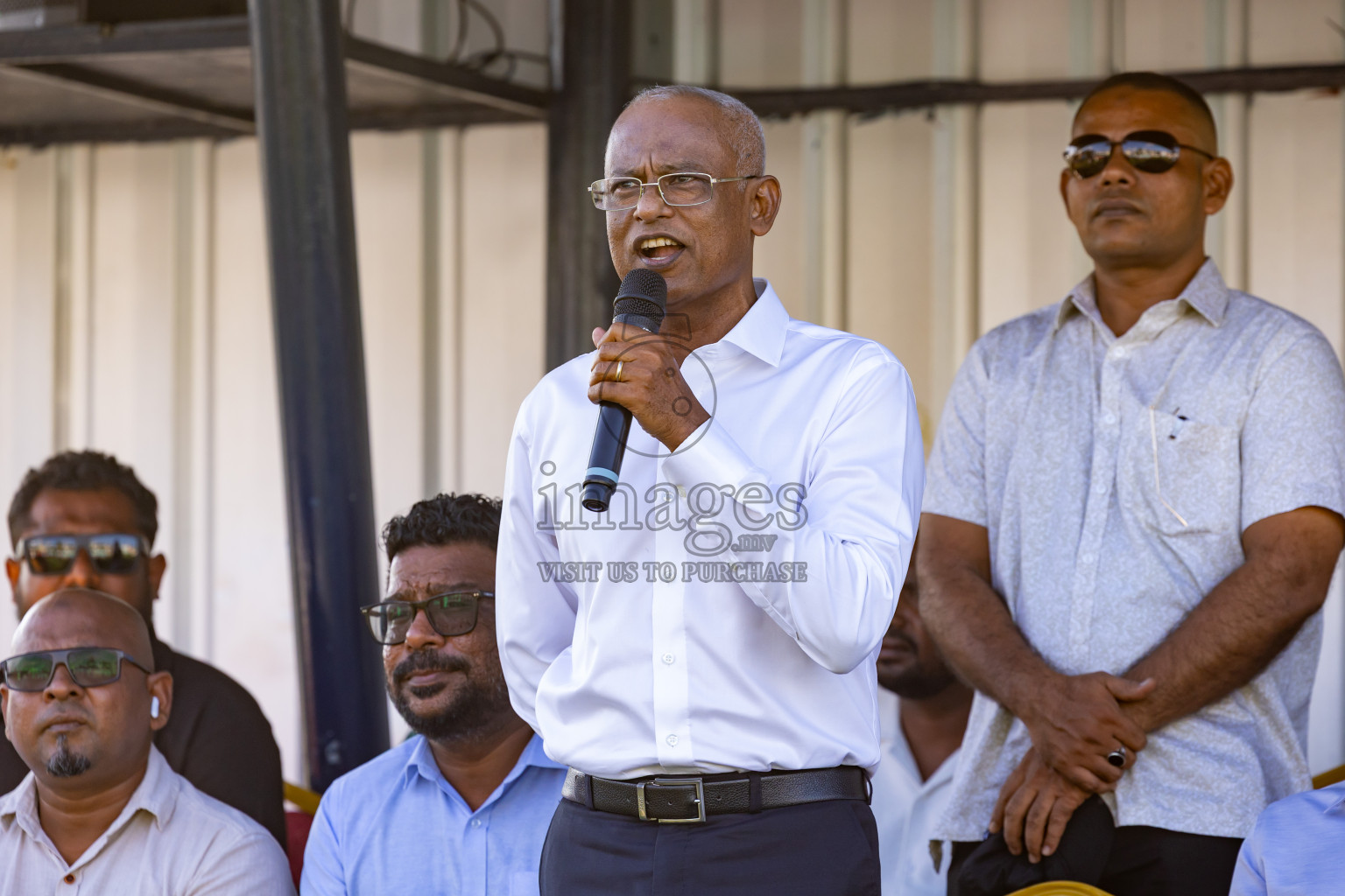 Dhonfanu vs Eydhafushi in Day 1 of Better in Baa Futsal Fiesta 2025 Woman's division held in B. Eydhafushi, Maldives on Wednesday, 5th November 2025. Photos: Nausham Waheed / images.mv