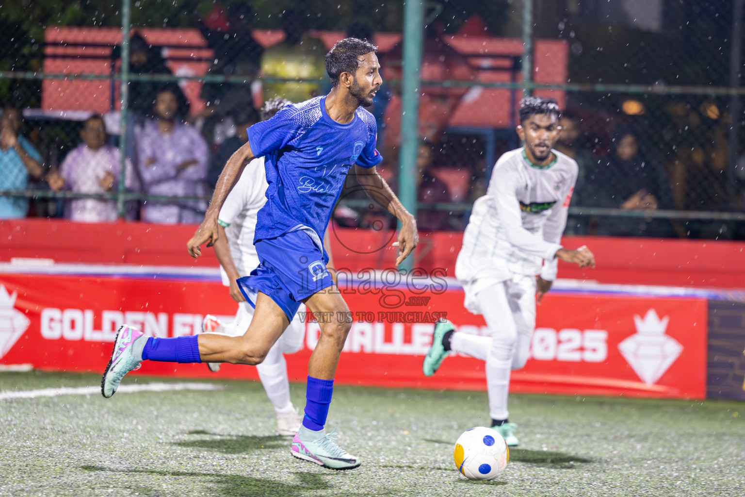 Sh Bileffahi vs Sh Narudhoo in Day 6 of Golden Futsal Challenge 2025 on Friday, 6th January 2025, in Hulhumale', Maldives
Photos: Ismail Thoriq / images.mv