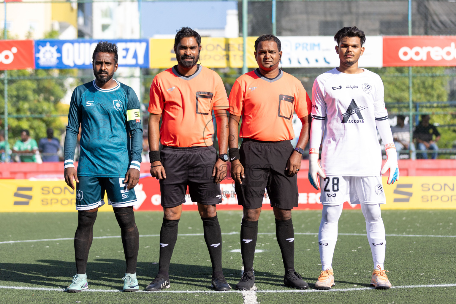 R Dhuvaafaru VS R Hulhudhuffaaru in Day 13 of Golden Futsal Challenge 2024 was held on Saturday, 27th January 2024, in Hulhumale', Maldives Photos: Nausham Waheed / images.mv