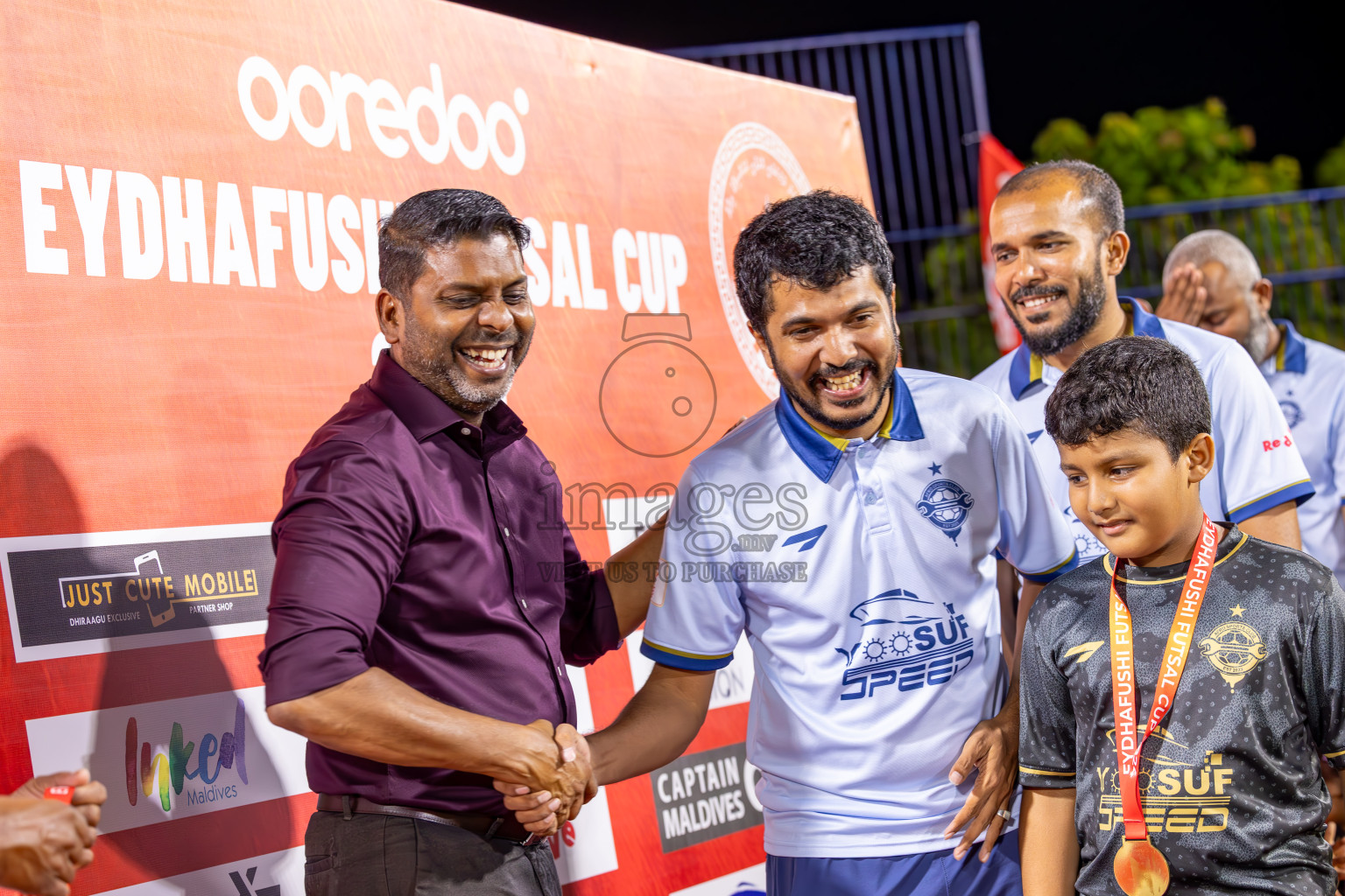 CC Sports Club vs Afro SC in the final of Eydhafushi Futsal Cup 2024 was held on Wednesday , 17th April 2024, in B Eydhafushi, Maldives
Photos: Ismail Thoriq / images.mv