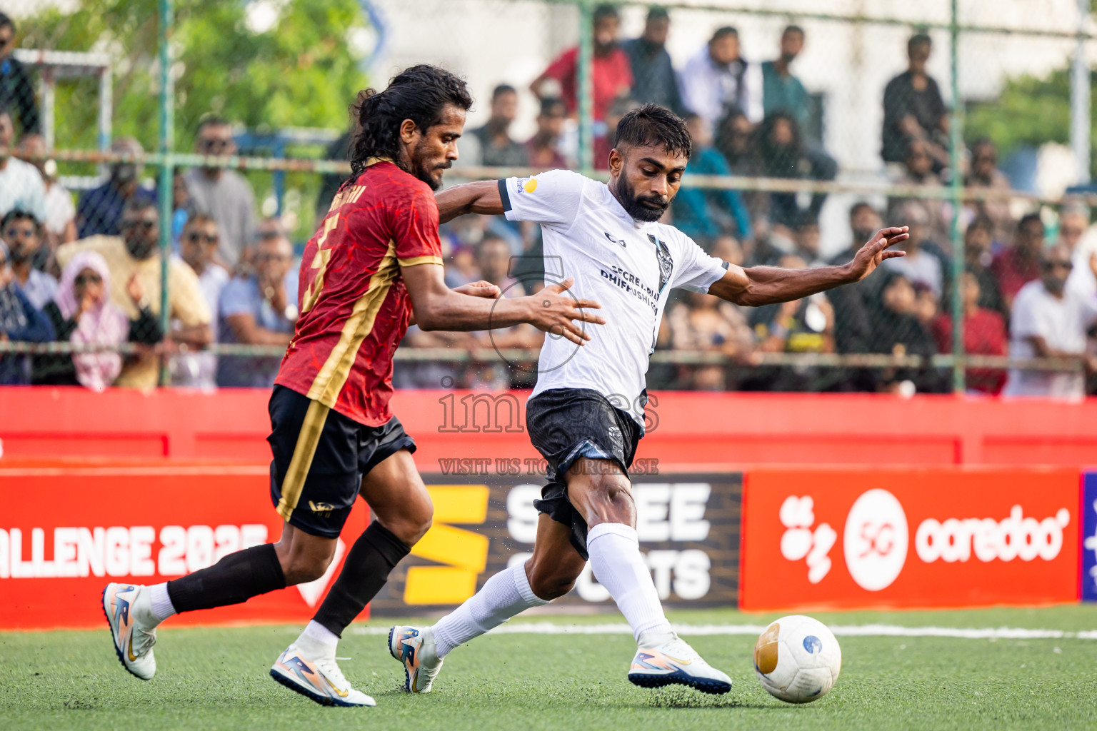K Dhiffushi vs K Maafushi in Day 15 of Golden Futsal Challenge 2025 was held on Sunday, 19th January 2025, in Hulhumale', Maldives. Photos: Nausham Waheed / images.mv