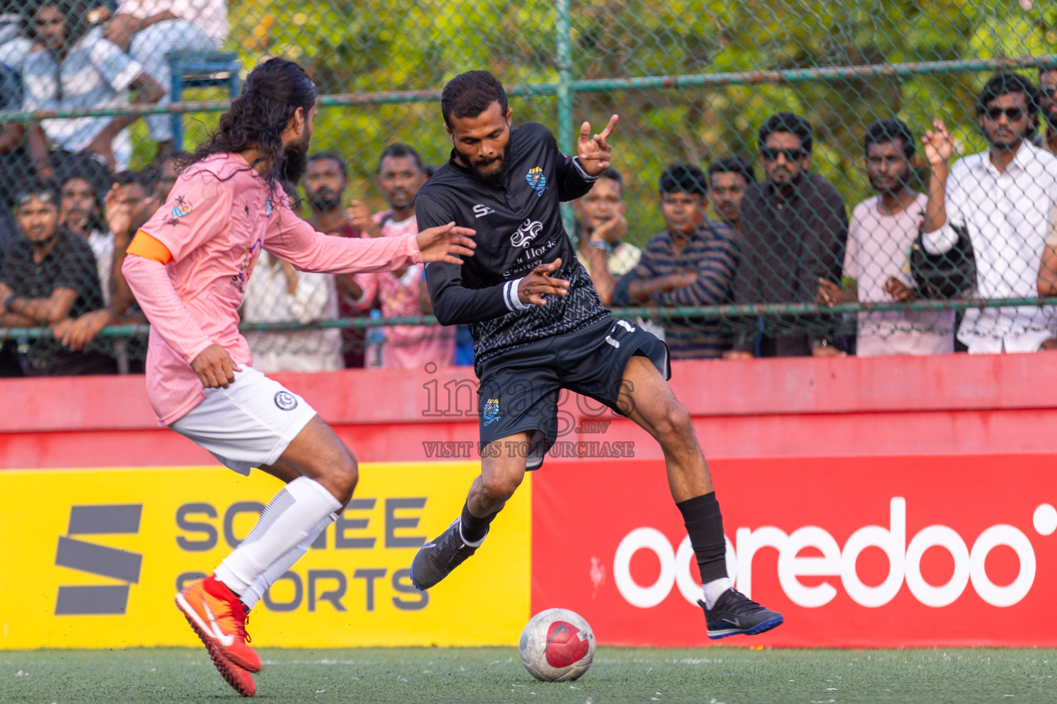 K Dhiffushi vs K Gulhi in Day 19 of Golden Futsal Challenge 2024 was held on Friday, 2nd February 2024, in Hulhumale', Maldives
Photos: Ismail Thoriq / images.mv