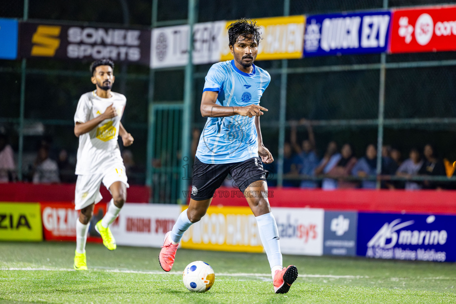 Hdh Neykurendhoo VS Hdh Finey in Day 9 of Golden Futsal Challenge 2025 was held on Monday, 13th January 2025, in Hulhumale', Maldives Photos: Nausham Waheed , Ismail Thoriq / images.mv