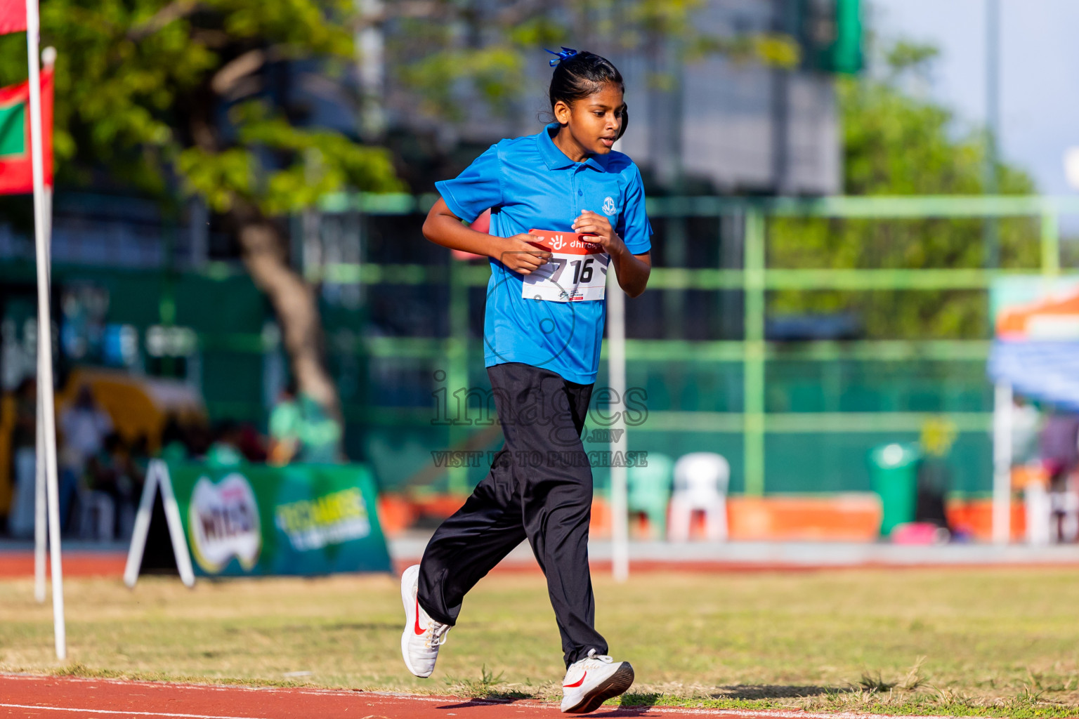 Day 2 of Inter-school Athletics Championship 2025 held in Ekuveni Synthetic Track, Male', Maldives on Tuesday, 07th October 2025. Photos by: Nausham Waheed / Images.mv