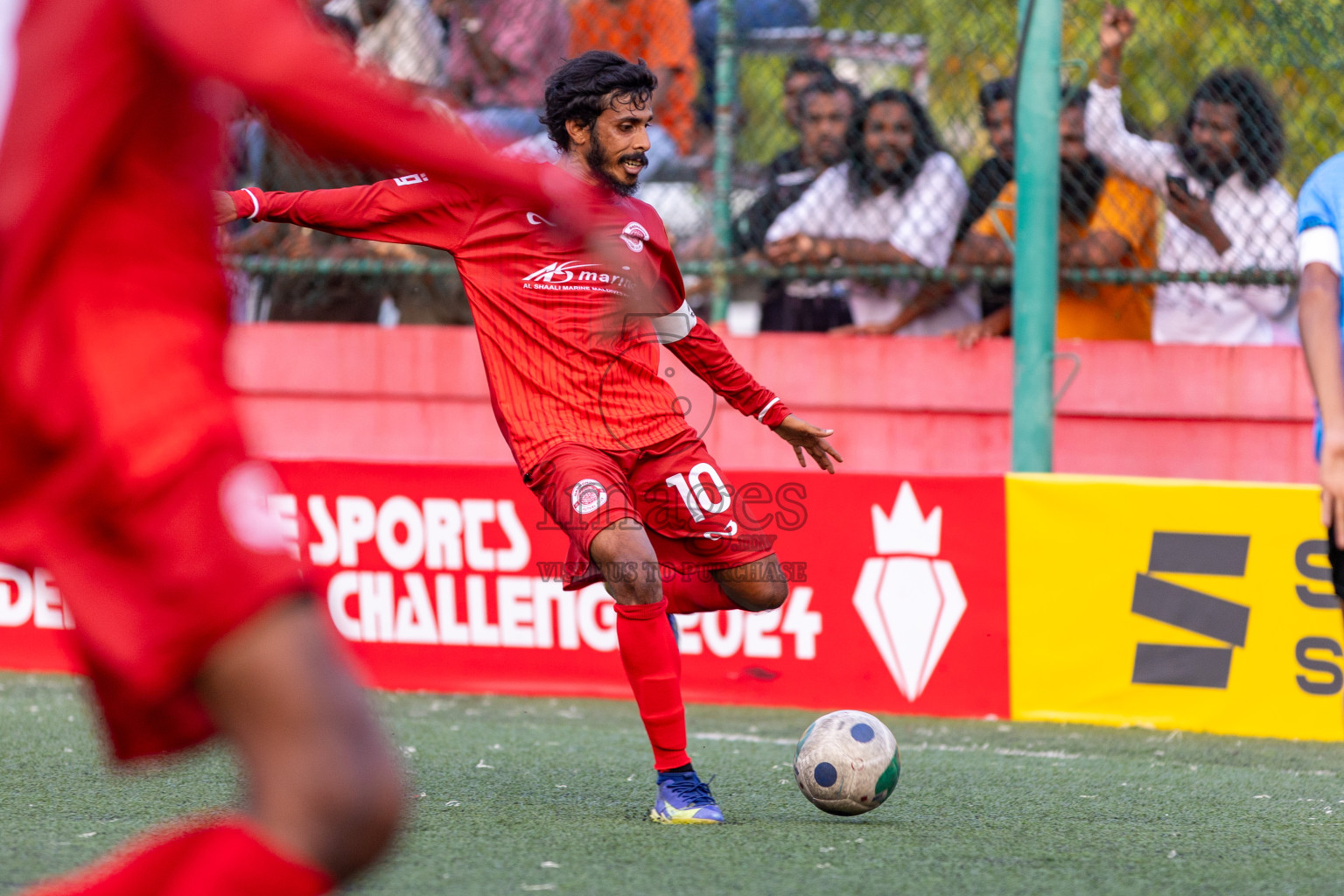 GDh. Gadhdhoo  VS  GDh. Hoandedhdhoo in Day 12 of Golden Futsal Challenge 2024 was held on Friday, 26th January 2024, in Hulhumale', Maldives 
Photos: Hassan Simah / images.mv