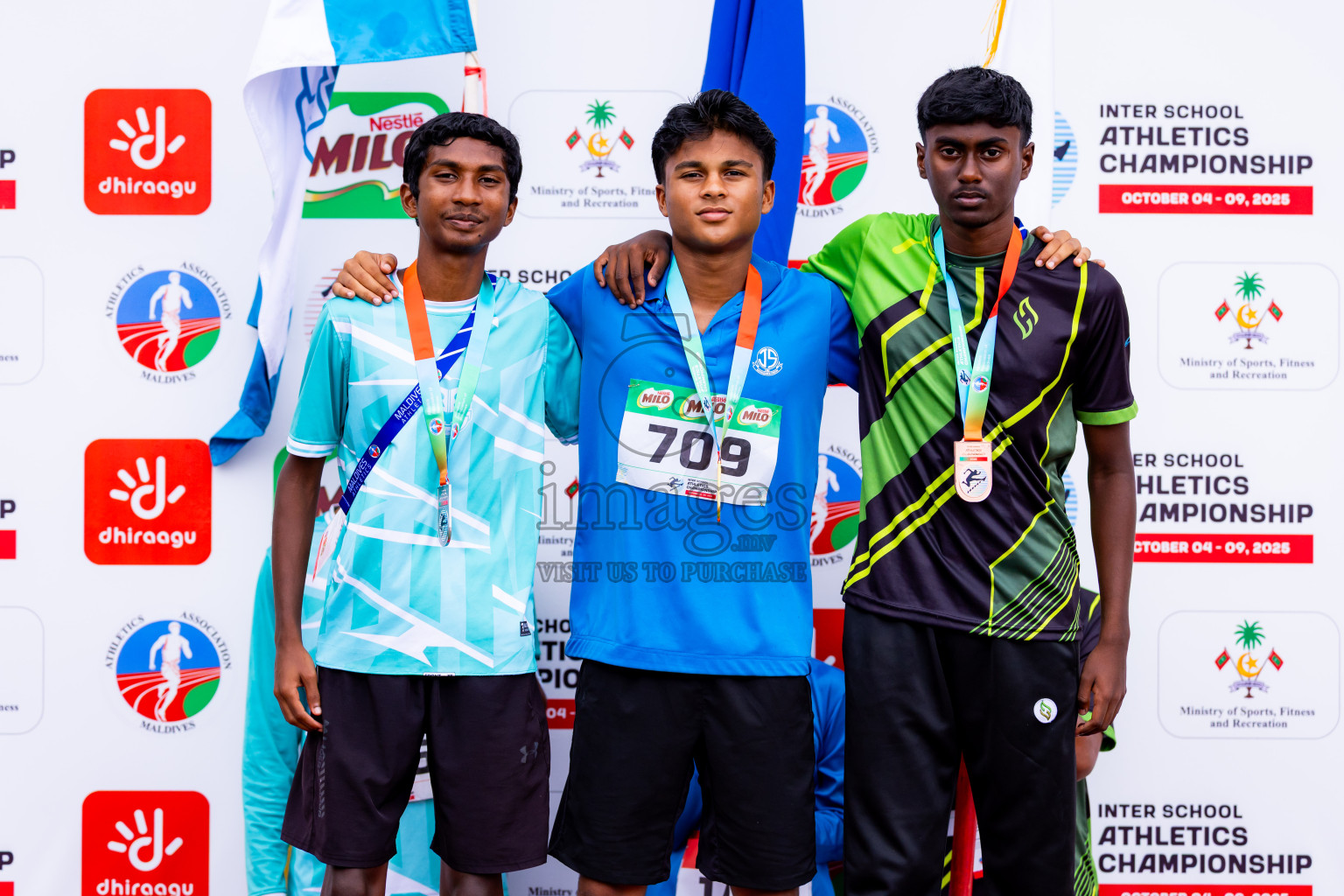 Day 6 of Inter-school Athletics Championship 2025 held in Ekuveni Synthetic Track, Male', Maldives on Sunday, 12th October 2025. Photos by: Nausham Waheed / Images.mv