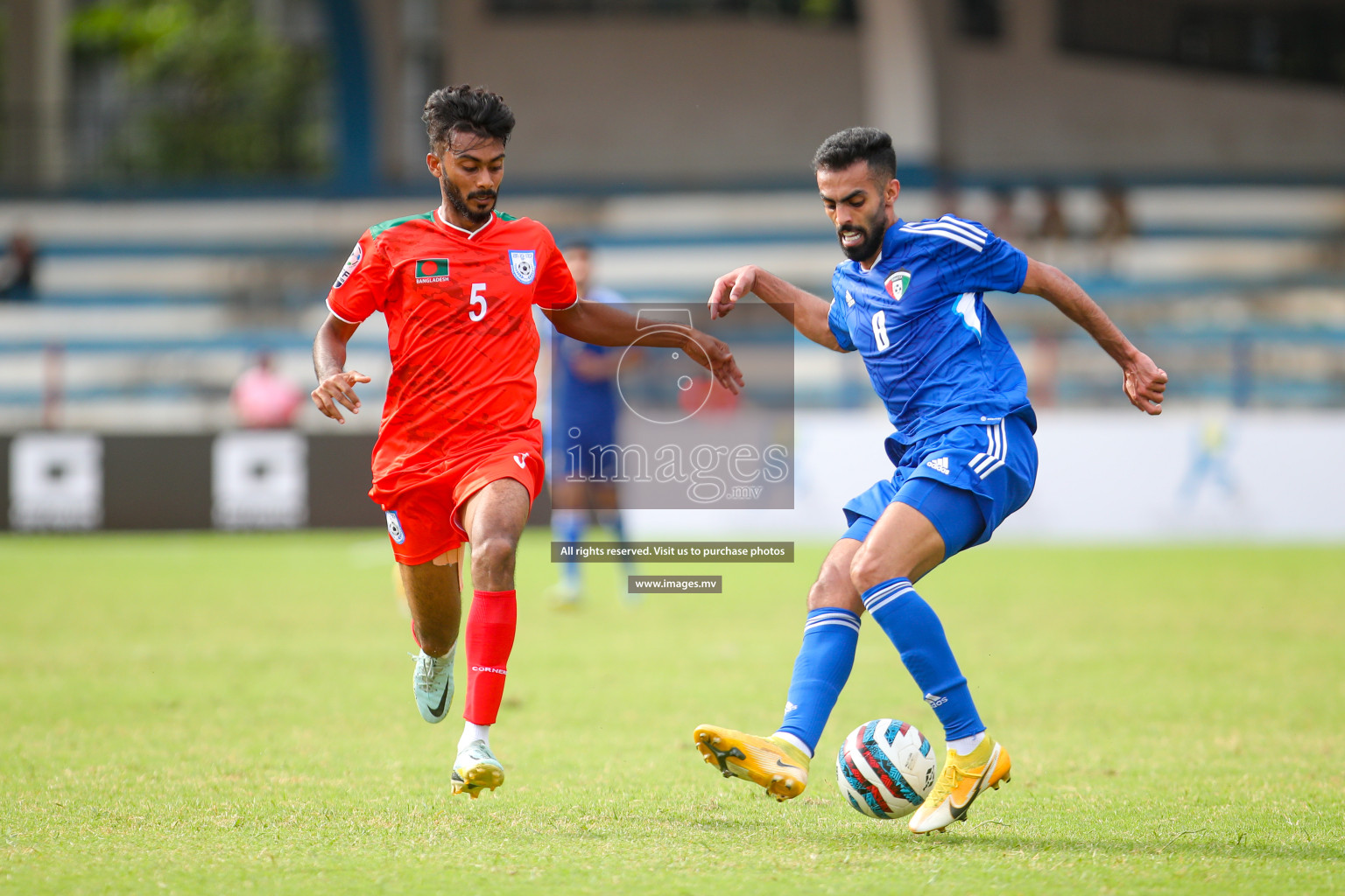 Kuwait vs Bangladesh in the Semi-final of SAFF Championship 2023 held in Sree Kanteerava Stadium, Bengaluru, India, on Saturday, 1st July 2023. Photos: Nausham Waheed, Hassan Simah / images.mv