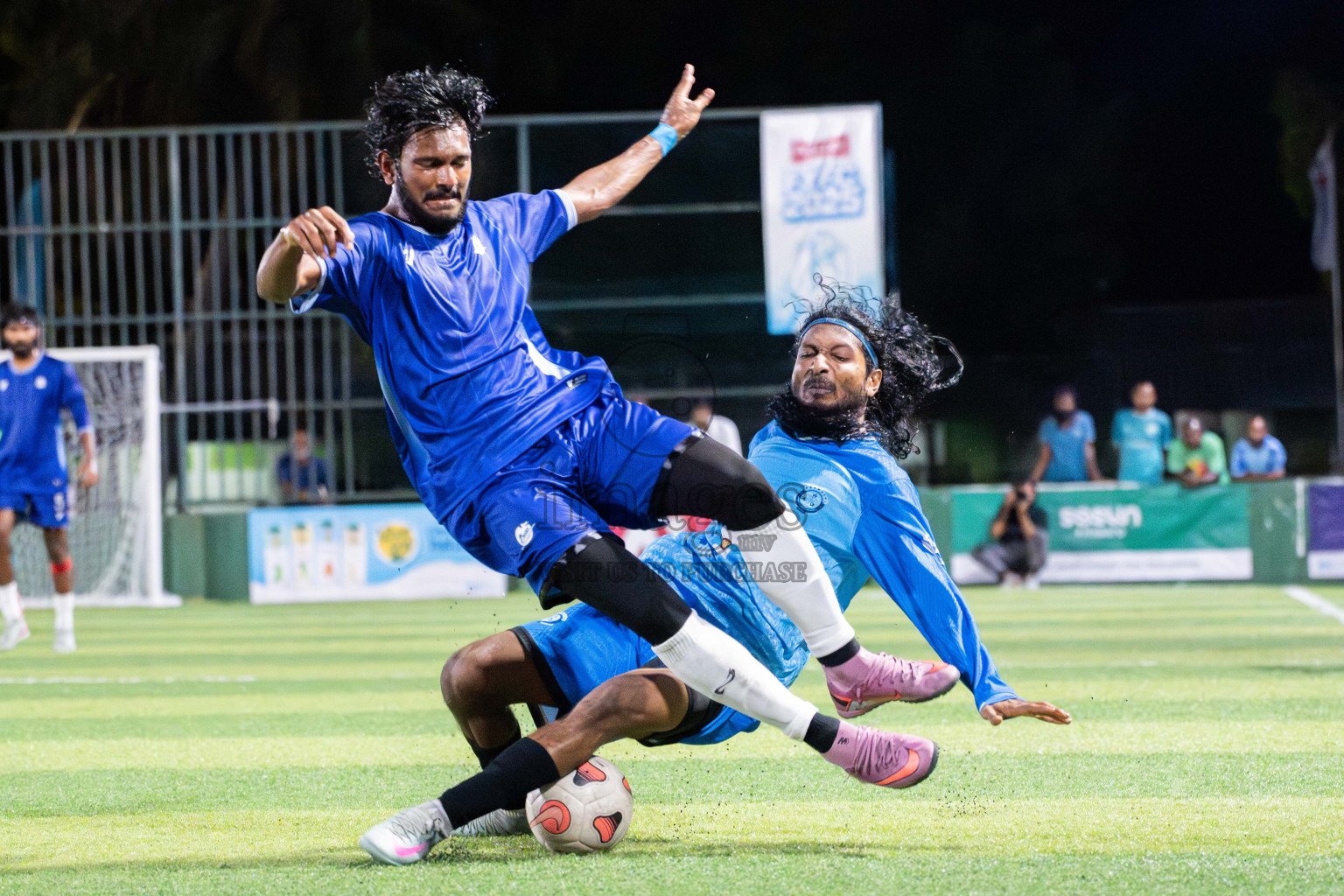 Foemathi VS Laamu Blues in Day 3 - Fonadhoo Youth Futsal Challenge 2025 held in Fonadhoo Futsal Stadium, L. Fonadhoo, Maldives on Tuesdat, 28th October 2025 Photos: Arif Rasheed / images.mv