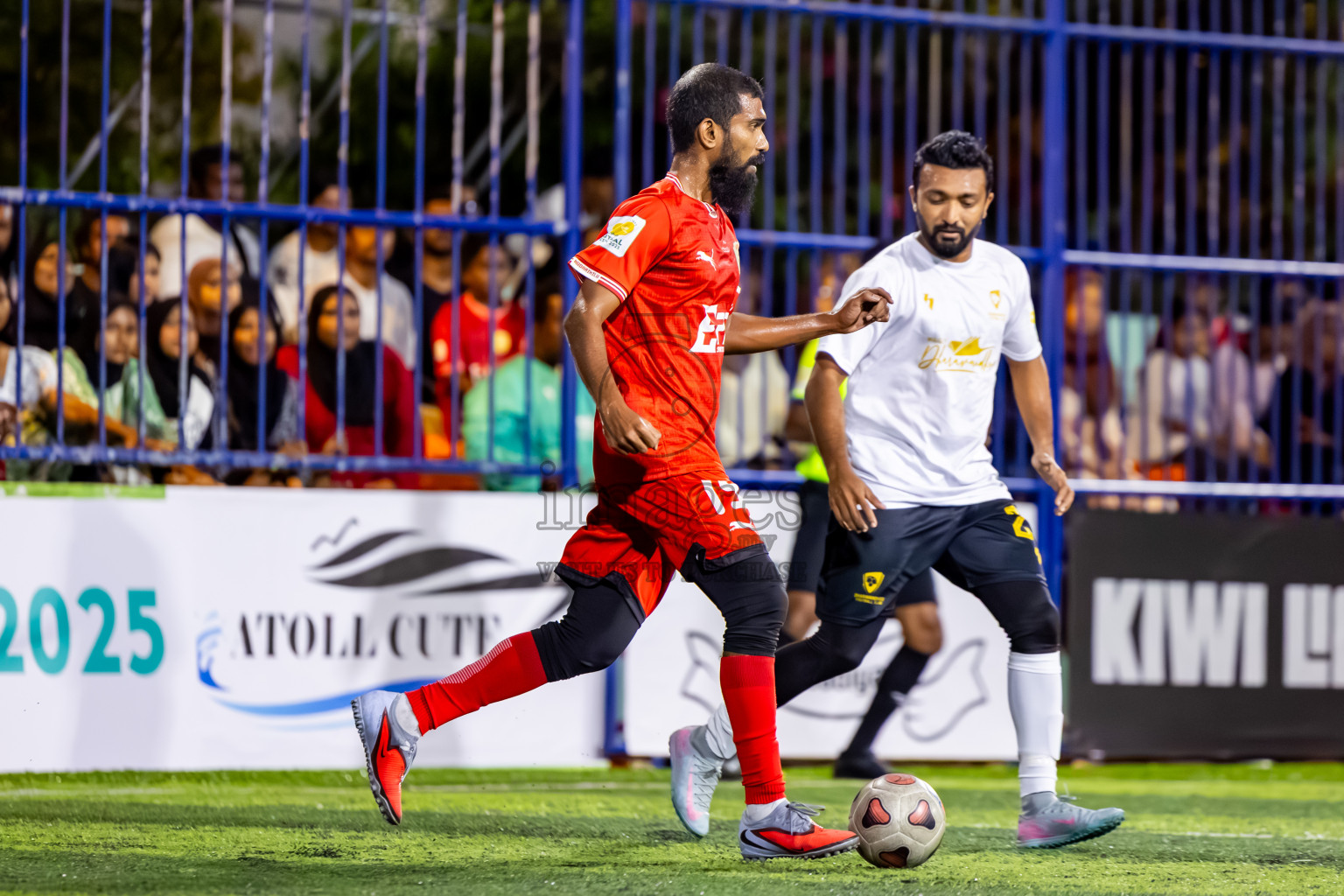 Kudarikilu vs Dharavandhoo in Day 4 of Better in Baa Futsal Fiesta 2025 Men's division held in B. Eydhafushi, Maldives on Saturday, 8th November 2025. Photos: Nausham Waheed / images.mv
