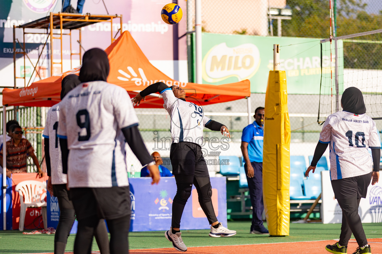 Villigili Z. Jamihyya vs Raajje Volley Club in Semi Finals of Milo National Junior Volleyball Championship 2025 Day 5 was held on Friday, 28th November 2025 at Ekuveni Turf Court Male', Maldives. Photos: Areef Adam / images.mv
