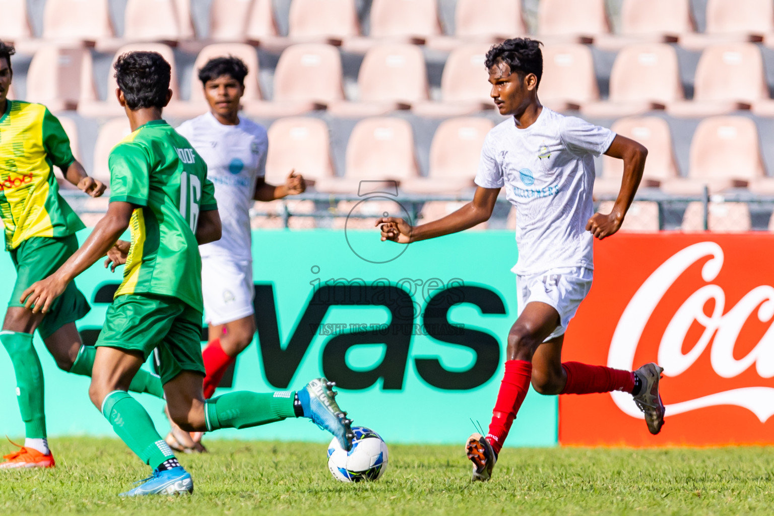 Maziya SRC vs Club Green Streets in Day 2 of Under 19 Youth Championship 2024 was held at National Stadium in Male', Maldives on Monday, 10th June 2024. Photos: Nausham Waheed / images.mv b