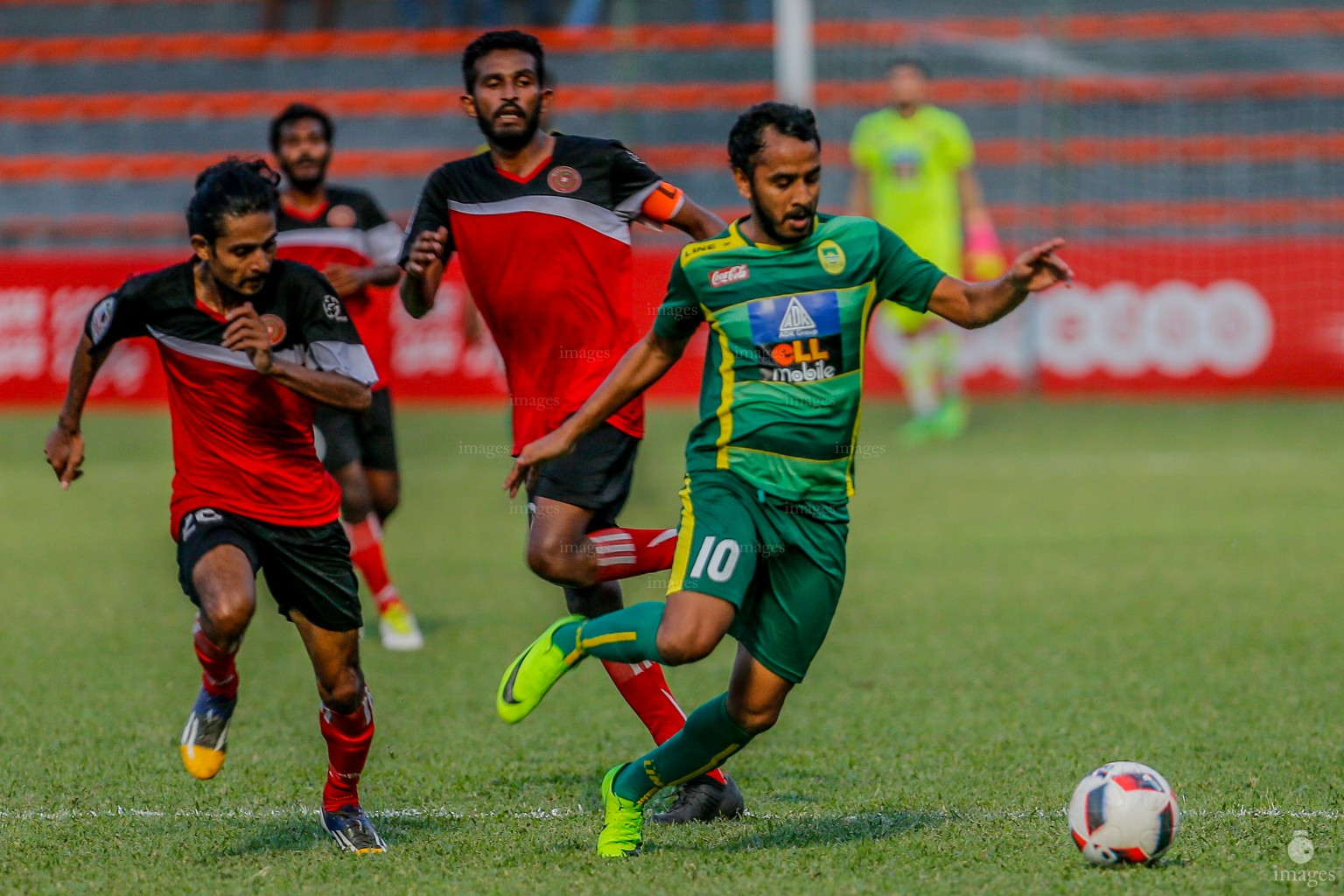 Ooredoo Dhivehi Premier League 2017, Maziya SR vs Maalhos (Images.mv Photo / Ismail Thoriq)