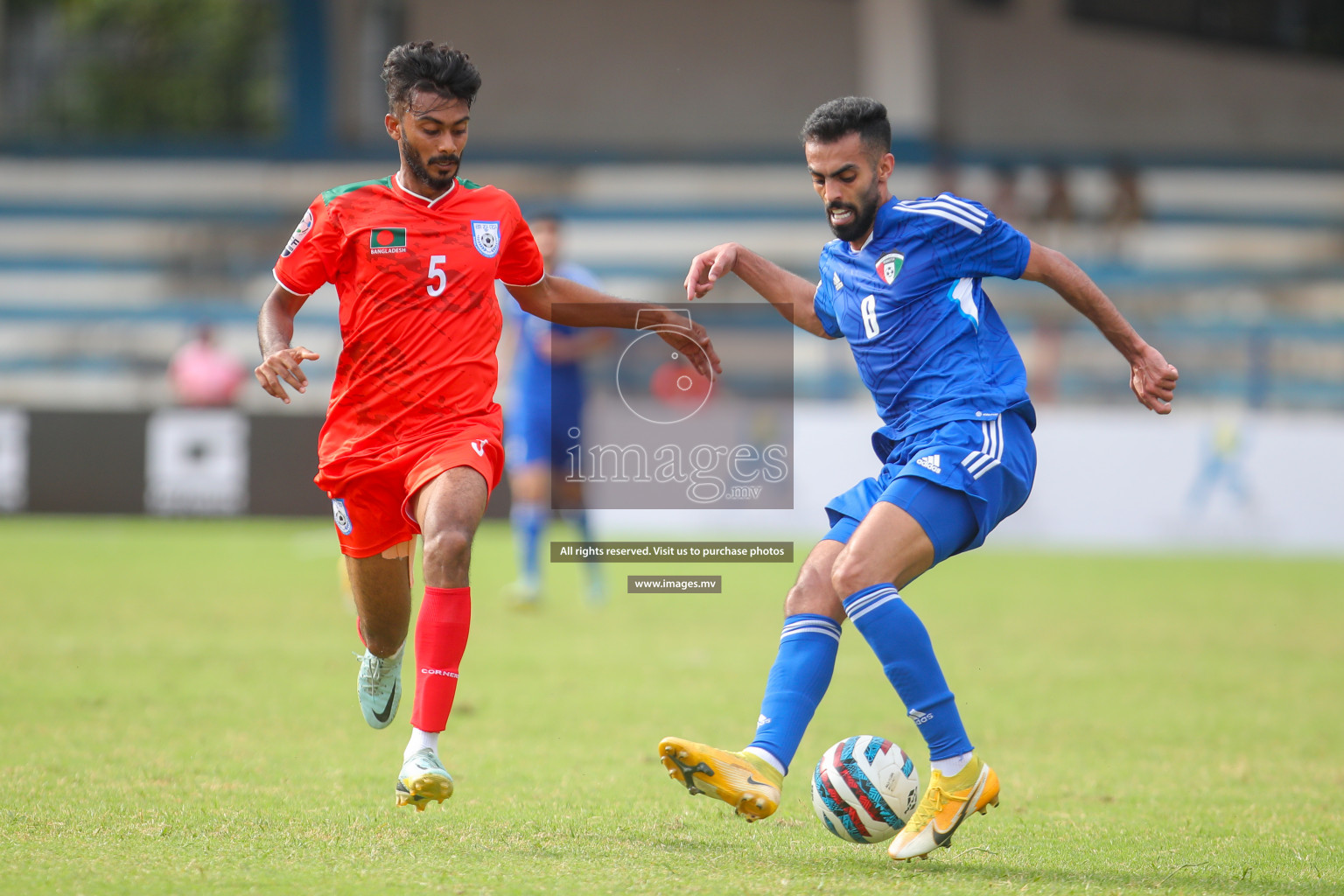 Kuwait vs Bangladesh in the Semi-final of SAFF Championship 2023 held in Sree Kanteerava Stadium, Bengaluru, India, on Saturday, 1st July 2023. Photos: Nausham Waheed, Hassan Simah / images.mv