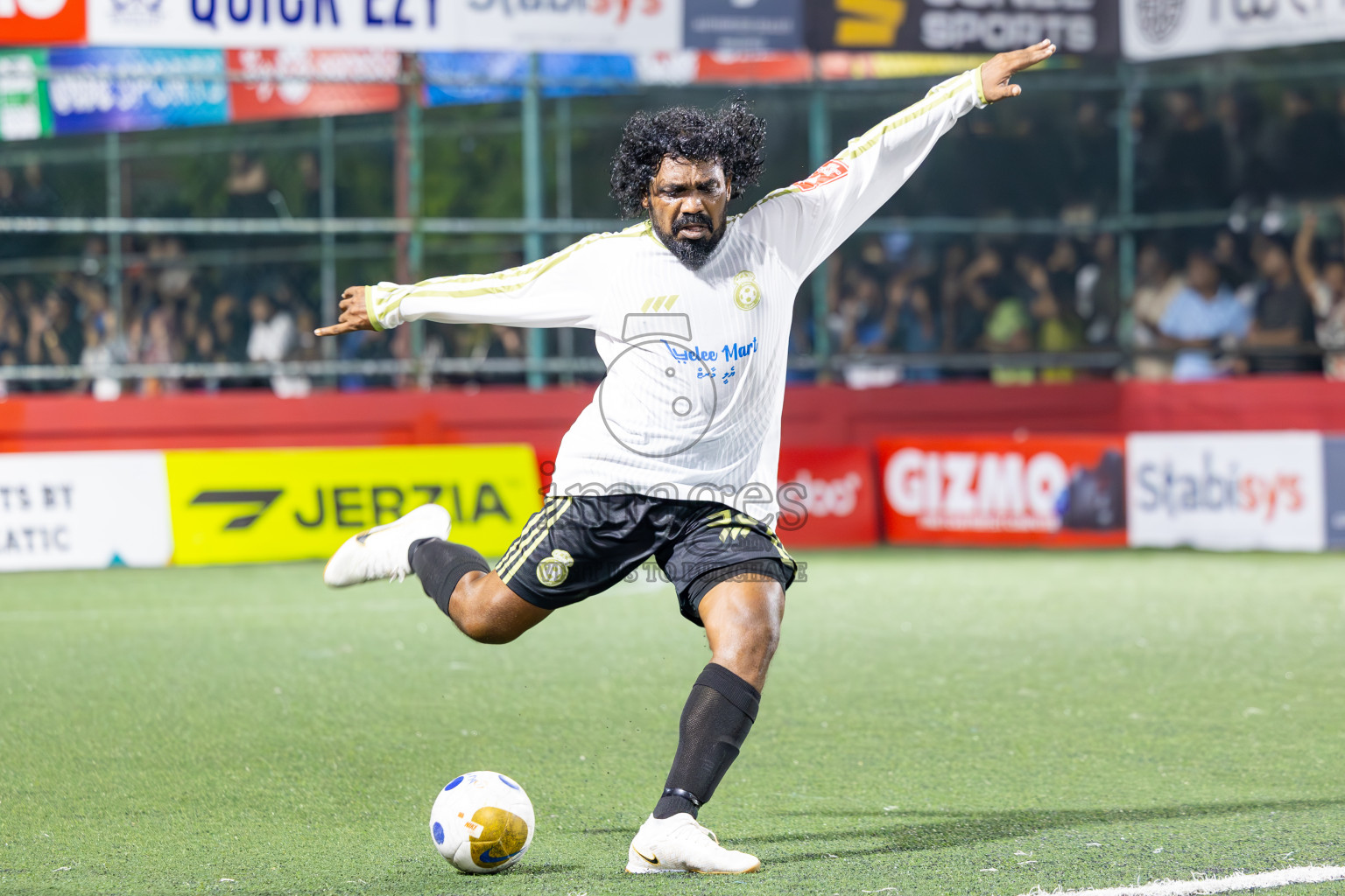 R Rasgetheemu vs R Maduvvari in Day 14 of Golden Futsal Challenge 2025 was held on Saturday, 18th January 2025, in Hulhumale', Maldives. Photos: Ismail Thoriq / images.mv