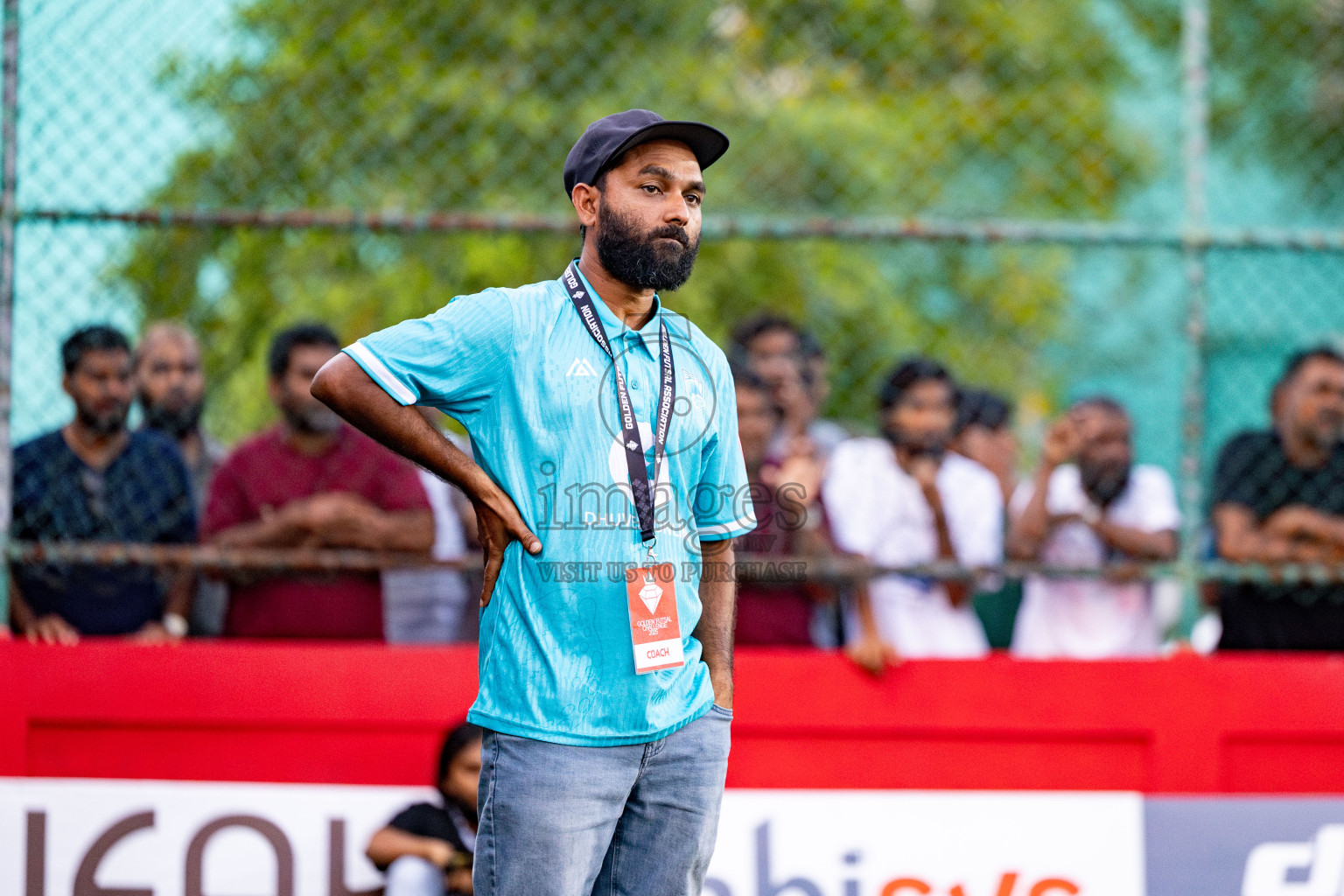 Th. Gaadhiffushi VS Th. Veymandoo in Day 14 of Golden Futsal Challenge 2025 was held on Saturday, 18th January 2025, in Hulhumale', Maldives. 
Photos: Hassan Simah / images.mv