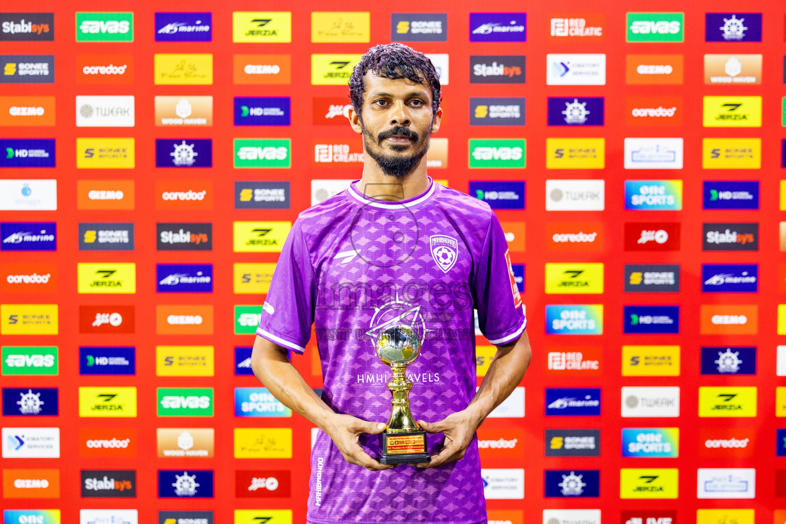 AA. Thoddoo VS ADh. Mahibadhoo in zone round on Day 32 of Golden Futsal Challenge 2025 was held on Wednesday , 5th February 2025, in Hulhumale', Maldives. 
Photos: Hassan Simah / images.mv