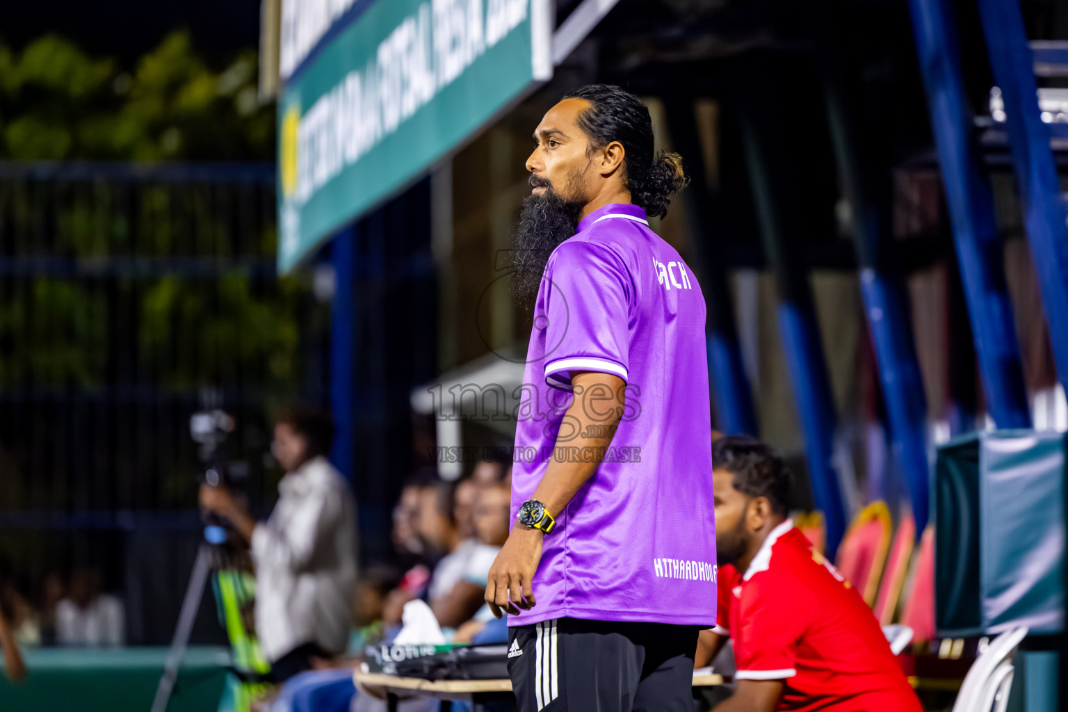 Hithaadhoo vs Kamadhoo in Quater Finals of Better in Baa Futsal Fiesta 2025 Men's division held in B. Eydhafushi, Maldives on Thursday, 13th November 2025. Photos: Nausham Waheed / images.mv
