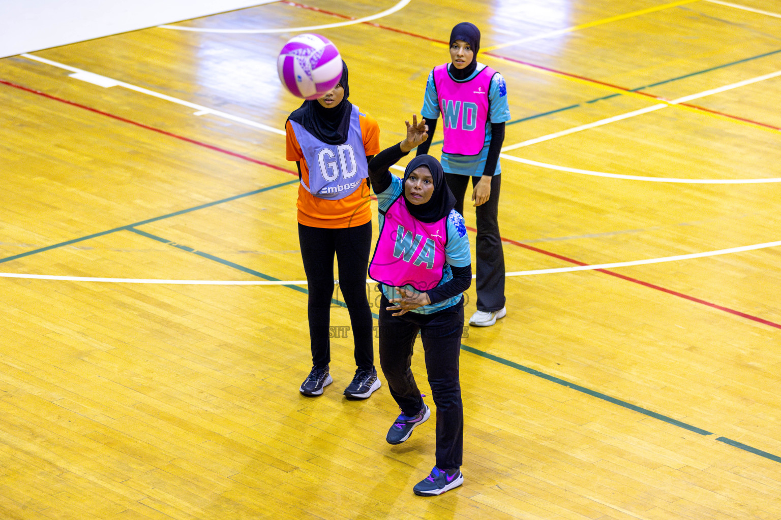 Invicto Sports Club vs MV Netters in Division 2 of National Netball Tournament 2025 held in Ekuveni Netball Court at Male', Maldives on Saturday, 24th May 2025. Photos: Hassan Simah / images.mv