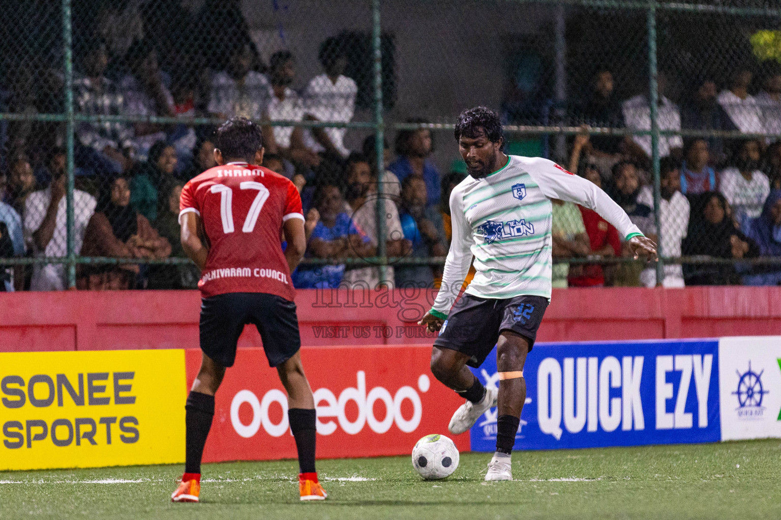 HDh Nolhivaran vs HDh Kumundhoo in Day 6 of Golden Futsal Challenge 2024 was held on Saturday, 20th January 2024, in Hulhumale', Maldives
Photos: Ismail Thoriq / images.mv