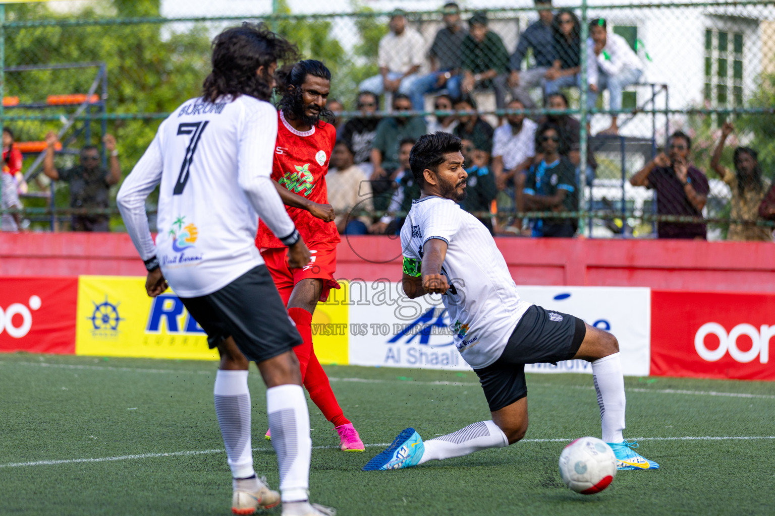 Th. Buruni vs Th. Gaadhiffushi in Day 6 of Golden Futsal Challenge 2024 was held on Saturday, 20th January 2024, in Hulhumale', Maldives 
Photos: Hassan Simah / images.mv