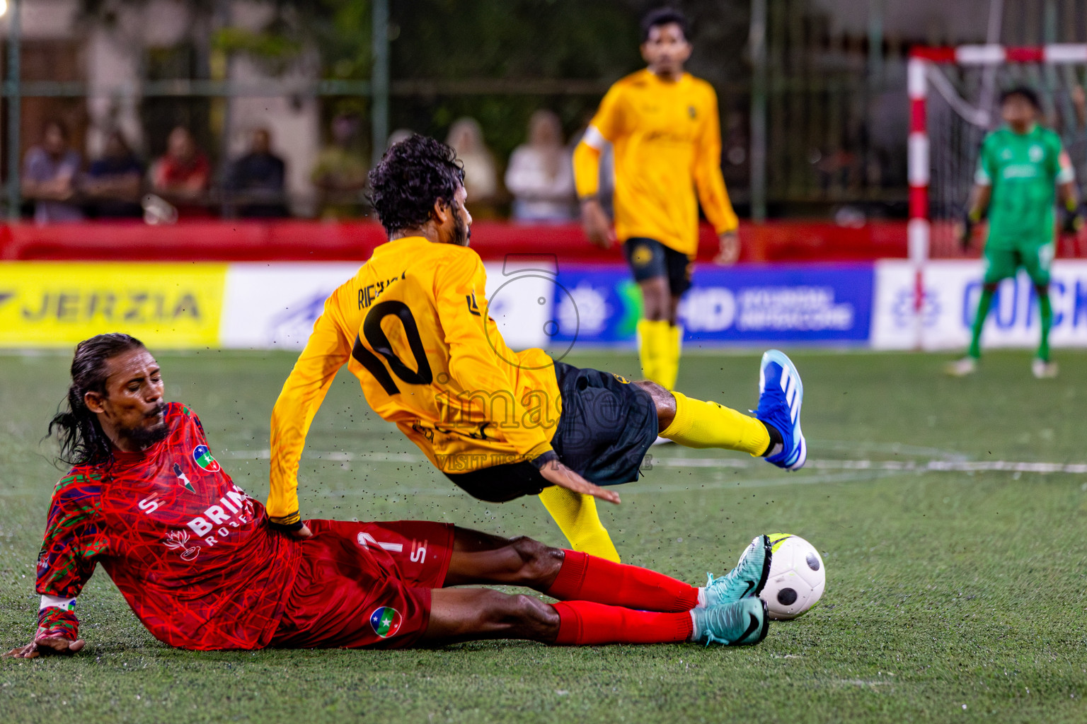 GDh. Thinadhoo  VS  GDh. Gadhdhoo in Day 17 of Golden Futsal Challenge 2024 was held on Wednesday, 31st January 2024, in Hulhumale', Maldives Photos: Hassan Simah / images.mv