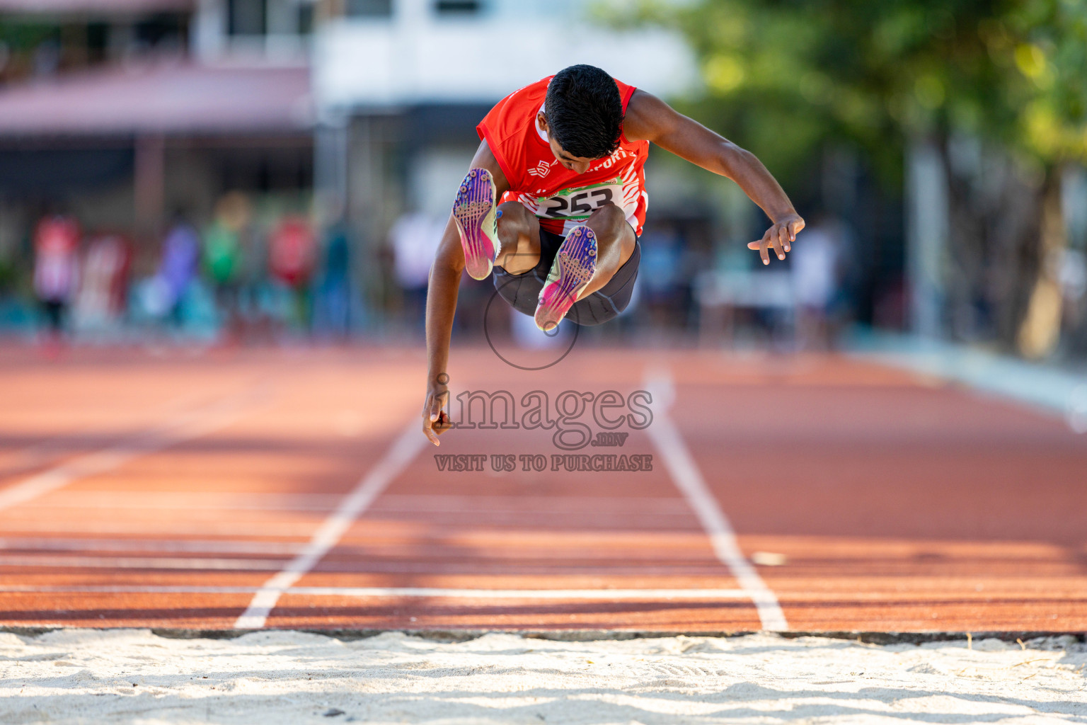 Day 2 of 12th Milo Association Championships was held in Ekuveni Track at Male', Maldives on Friday, 25th April 2025. 
Photos: Hassan Simah / images.mv