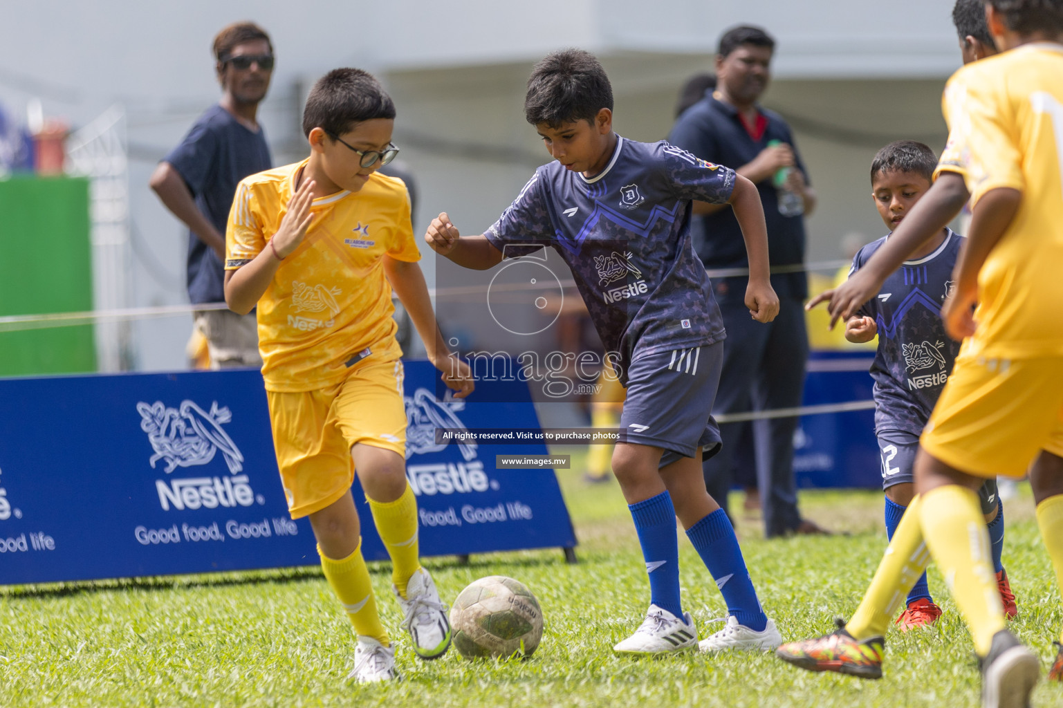 Day 2 of Nestle kids football fiesta, held in Henveyru Football Stadium, Male', Maldives on Thursday, 12th October 2023 Photos: Shuu Abdul Sattar / mages.mv