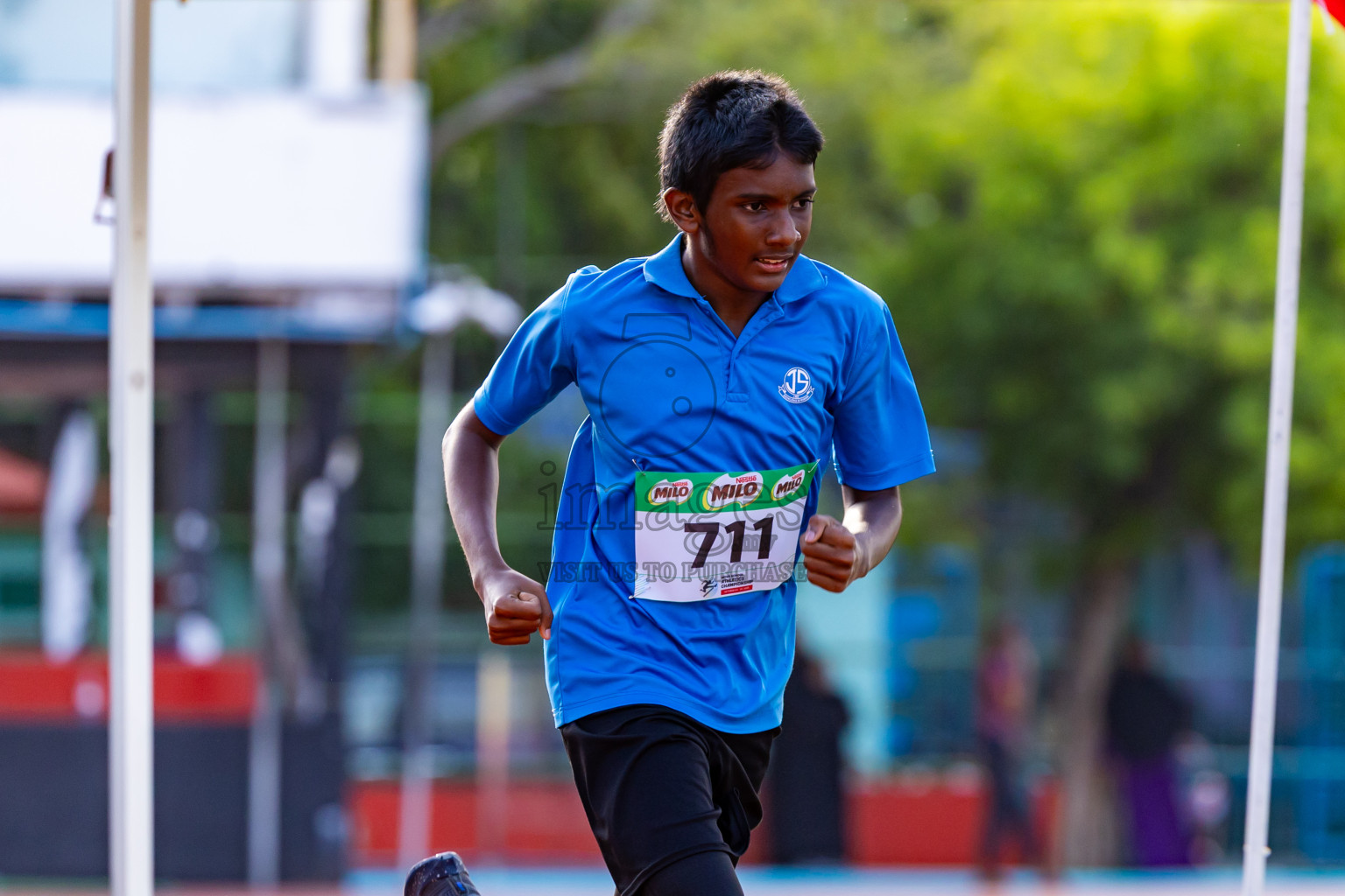 Day 3 of Inter-school Athletics Championship 2025 held in Ekuveni Synthetic Track, Male', Maldives on Wednesday, 08th October 2025. Photos by: Nausham Waheed / Images.mv