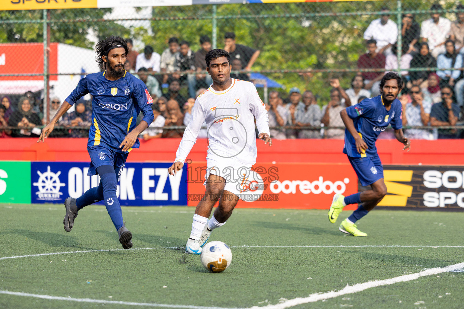 B Eydhafushi vs B Thulhaadhoo in Day 13 of Golden Futsal Challenge 2025 was held on Friday, 17th January 2025, in Hulhumale', Maldives 
Photos: Hassan Simah / images.mv