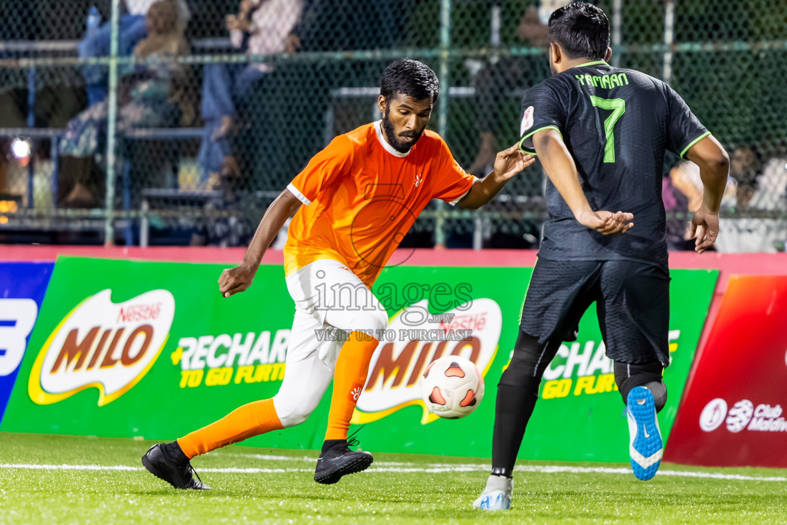 Dhiraagu vs AVSEC in Day 6 of Club Maldives Cup 2025 was held in Rehendhi Futsal Ground, Hulhumale', Maldives on Saturday, 4th October 2025. Photos: Nausham Waheed / images.mv