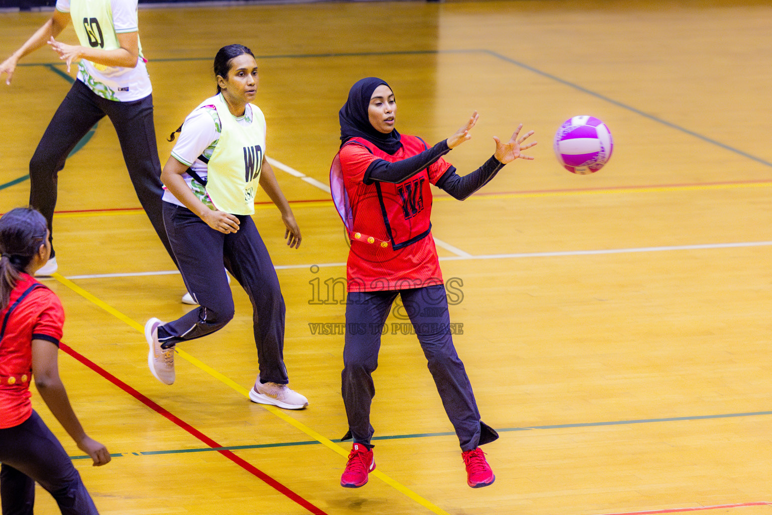 Matrix vs Club green streets in 1st division Final of National Netball Tournament 2025 held in Social Center at Male', Maldives on Thursday, 29th May 2025. Photos: Nausham Waheed / images.mv