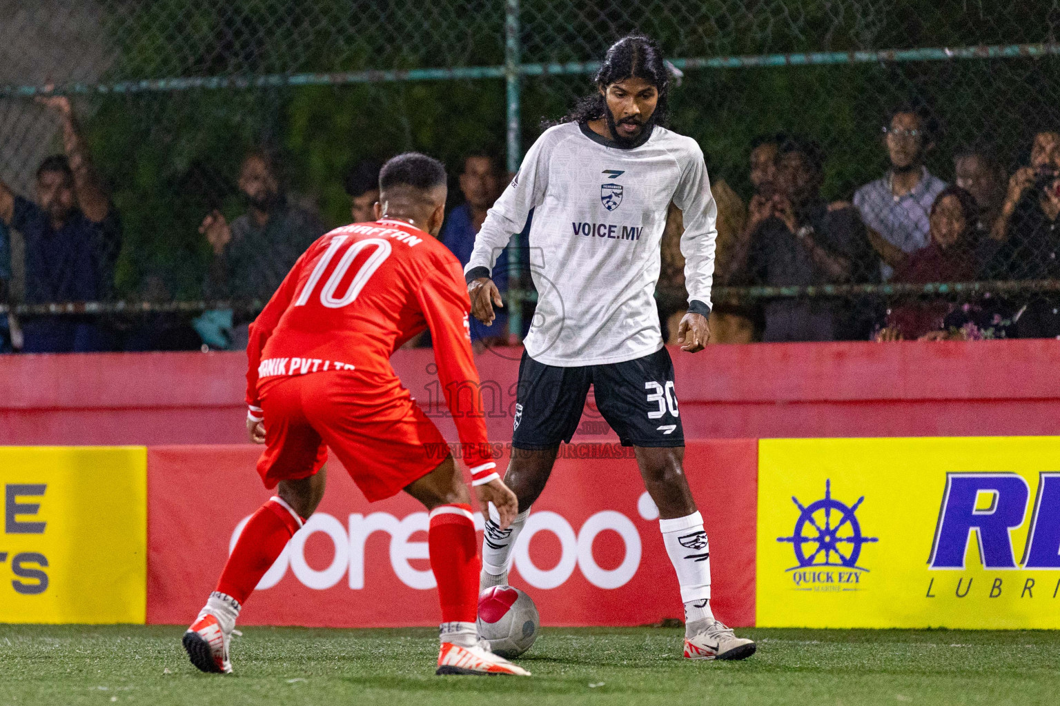 R Fainu vs R Inguraidhoo in Golden Futsal Challenge 2024 was held on Tuesday, 16th January 2024, in Hulhumale', Maldives
Photos: Ismail Thoriq / images.mv