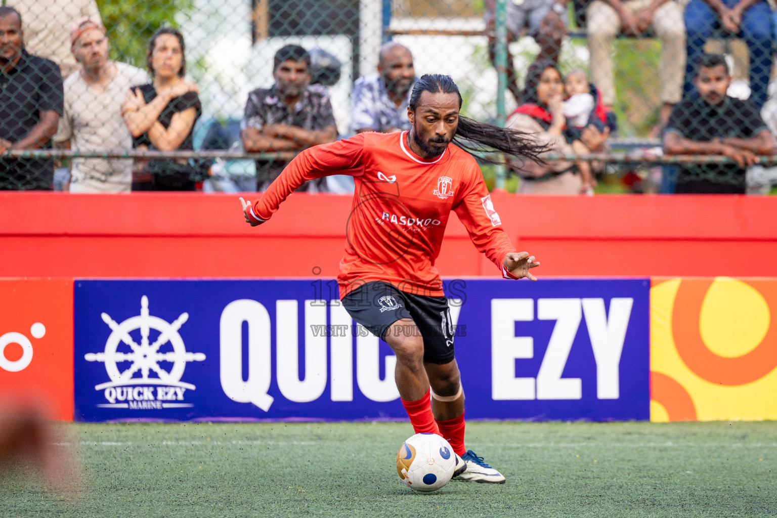 AA. Feridhoo VS AA. Rasdhoo in Day 7 of Golden Futsal Challenge 2025 was held on Saturday, 11th January 2025, in Hulhumale', Maldives Photos: Hassan Simah / images.mv