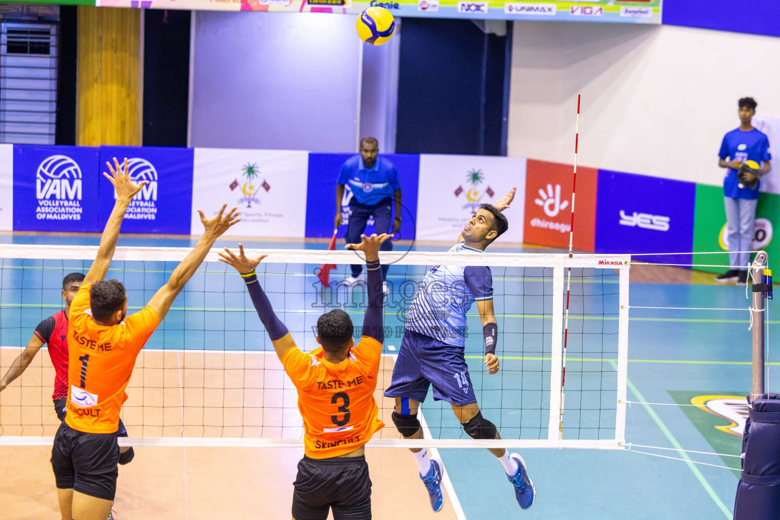 Sports Club City vs Blues for Volleyball in Day 2 of MILO VAM Cup 2025 held in Male', Maldives on Thursday, 26th June2025 at Social Center Indoor Hall 
Photos By: Ismail Thoriq / images.mv