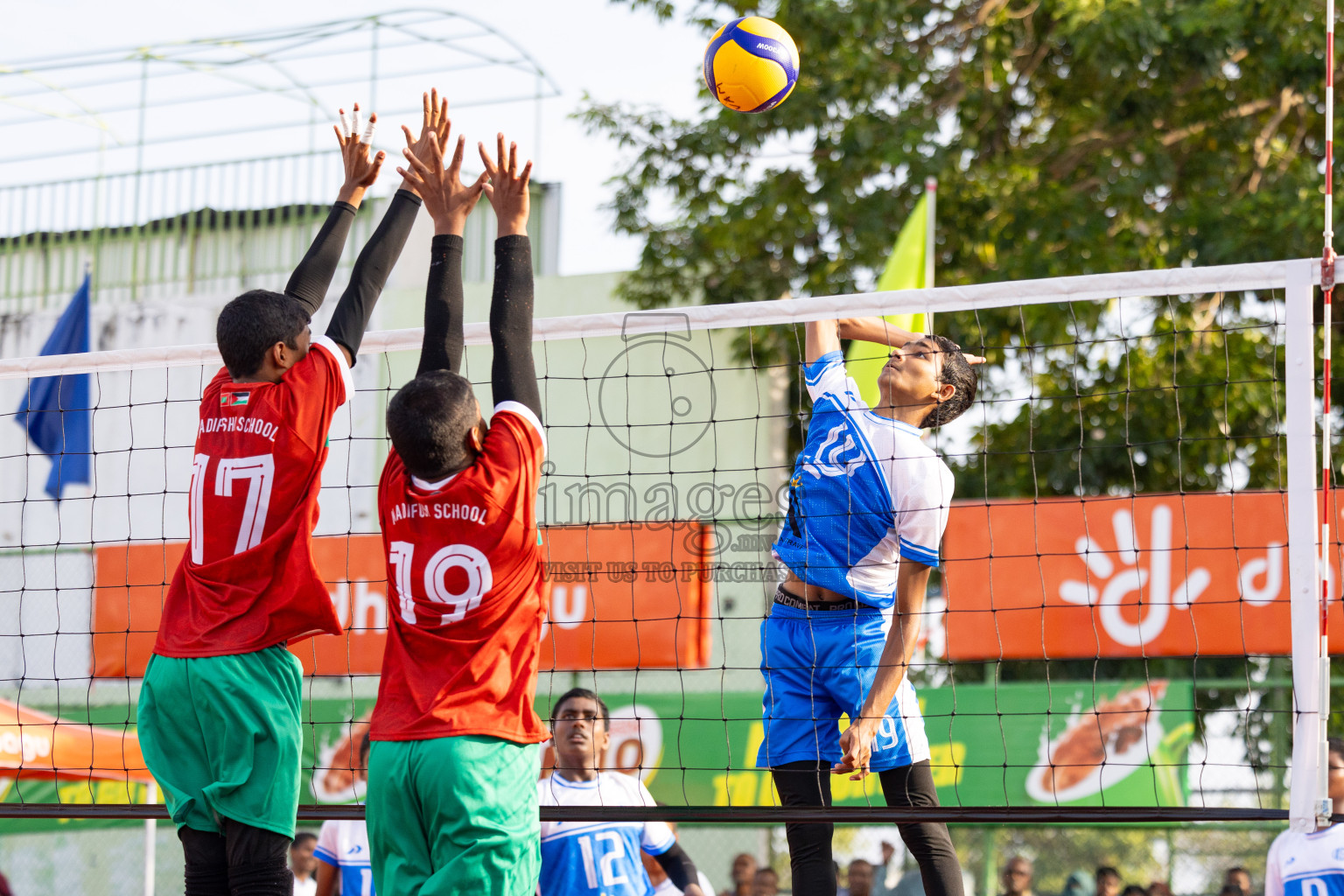 Day 10 of Interschool Volleyball Tournament 2024 was held in Ekuveni Volleyball Court at Male', Maldives on Sunday, 1st December 2024.
Photos: Ismail Thoriq / images.mv