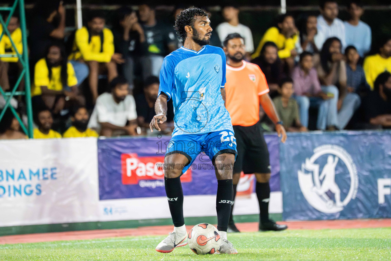 Foemathi VS Laamu Blues in Day 3 - Fonadhoo Youth Futsal Challenge 2025 held in Fonadhoo Futsal Stadium, L. Fonadhoo, Maldives on Tuesdat, 28th October 2025 Photos: Arif Rasheed / images.mv
