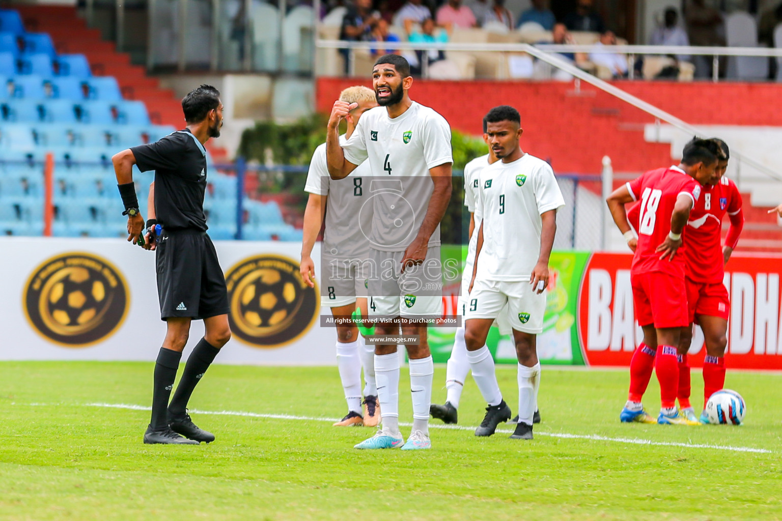 Nepal vs Pakistan in SAFF Championship 2023 held in Sree Kanteerava Stadium, Bengaluru, India, on Tuesday, 27th June 2023. Photos: Nausham Waheed, Hassan Simah / images.mv