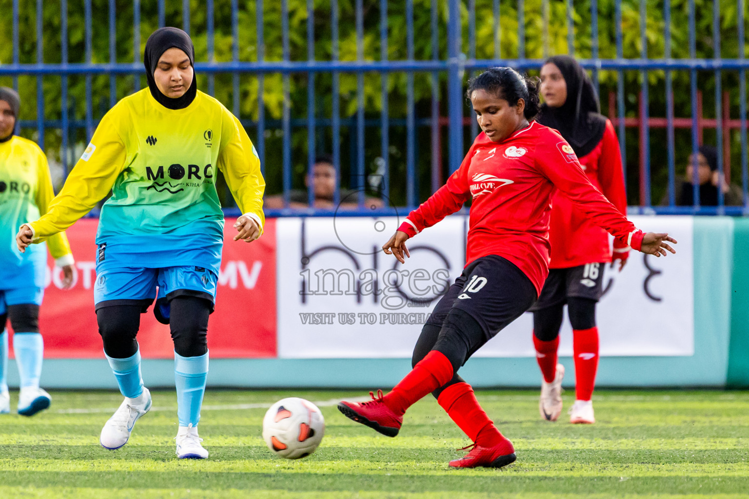 Kihaadhoo vs Goidhoo in Day 1 of Better in Baa Futsal Fiesta 2025 Woman's division held in B. Eydhafushi, Maldives on Wednesday, 5th November 2025. Photos: Nausham Waheed / images.mv