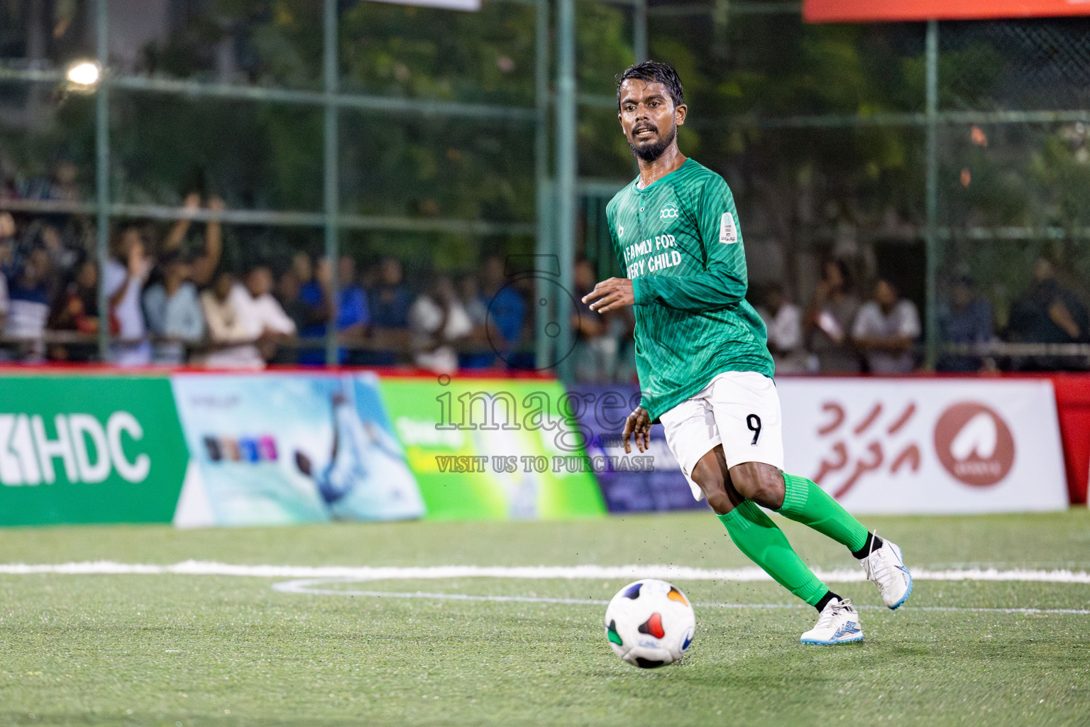 TEAM BADHAHI vs KULHIVARU VUZARA CLUB in the Semi-finals of Club Maldives Classic 2024 held in Rehendi Futsal Ground, Hulhumale', Maldives on Tuesday, 19th September 2024. 
Photos: Ismail Thoriq / images.mv