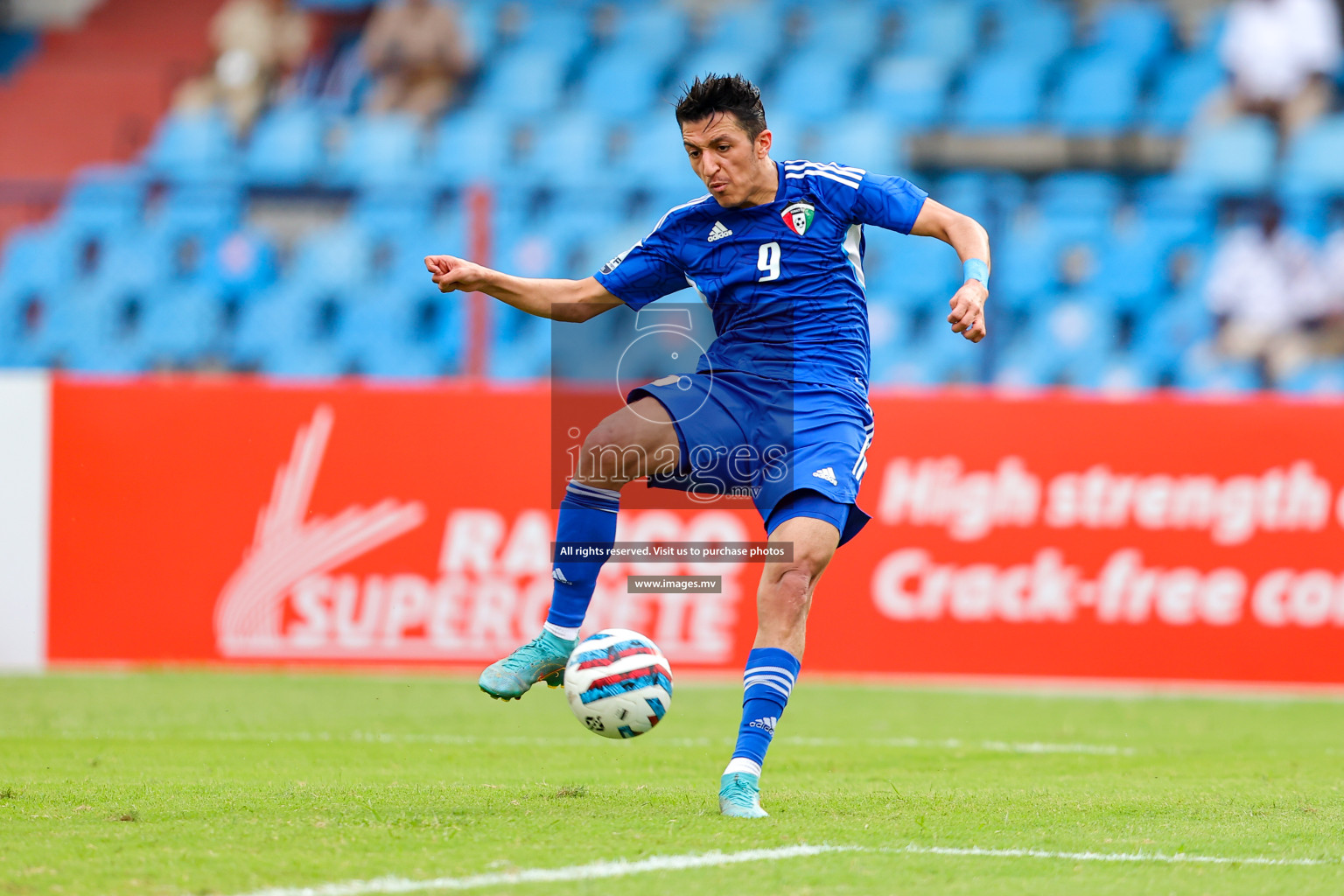 Kuwait vs Bangladesh in the Semi-final of SAFF Championship 2023 held in Sree Kanteerava Stadium, Bengaluru, India, on Saturday, 1st July 2023. Photos: Nausham Waheed, Hassan Simah / images.mv