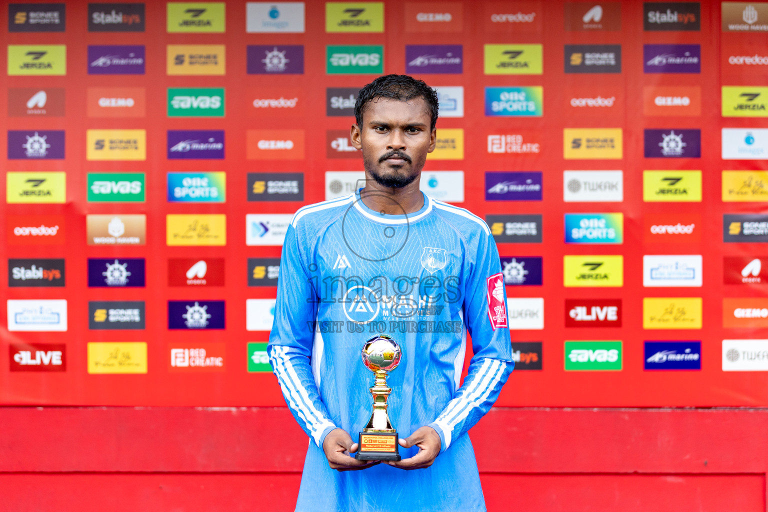 R Maduvvari VS R Alifushi in Day 6 of Golden Futsal Challenge 2025 on Friday, 6th January 2025, in Hulhumale', Maldives 
Photos: Hassan Simah / images.mv