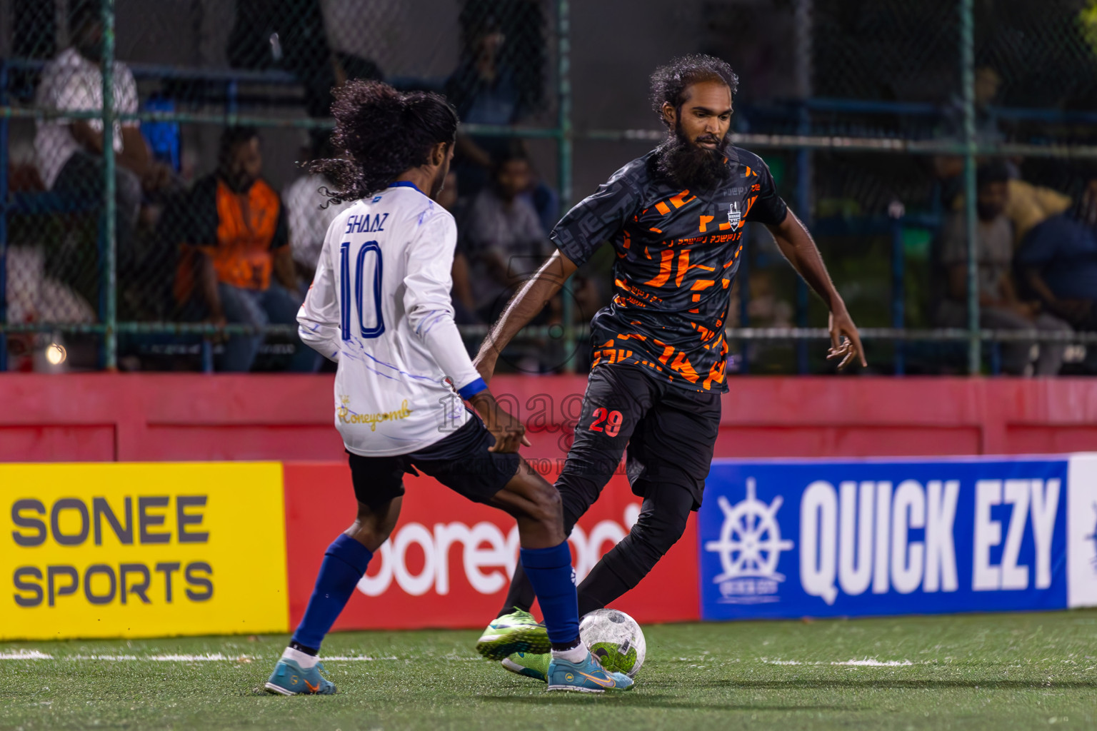 ADh Hangnaameedhoo vs ADh Omadhoo in Day 12 of Golden Futsal Challenge 2024 was held on Friday, 26th January 2024, in Hulhumale', Maldives
Photos: Ismail Thoriq / images.mv