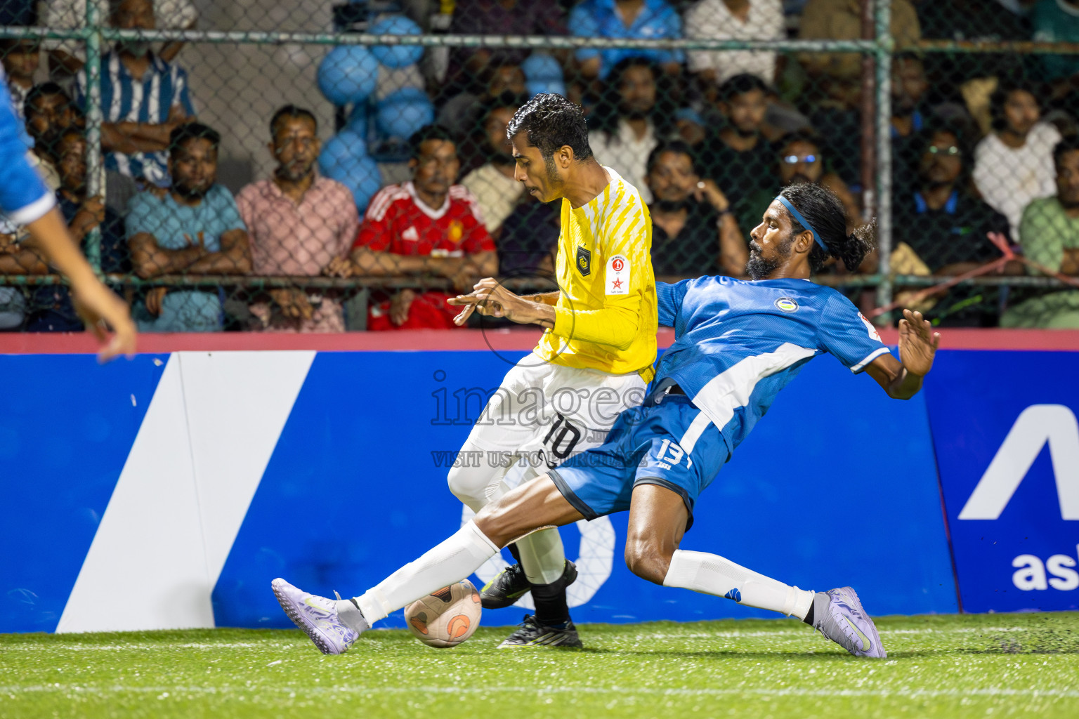 RRC vs FEN in Day 4 of Club Maldives Cup 2025 was held in Rehendi Futsal Ground, Hulhumale', Maldives on Thursday, 2nd October 2025. Photos: Mohamed Mahfooz Moosa / images.mv