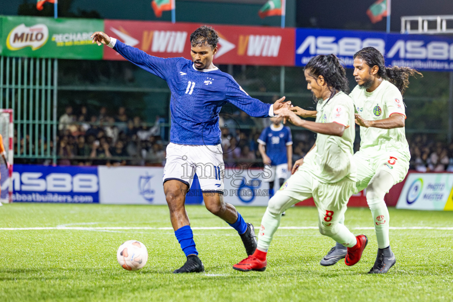 RRC vs MACL in the Quarter Finals of Club Maldives Cup 2025 was held in Rehendhi Futsal Ground, Hulhumale', Maldives on Friday, 17th October 2025. 
Photos: Ismail Thoriq, Hassan Simah / images.mv