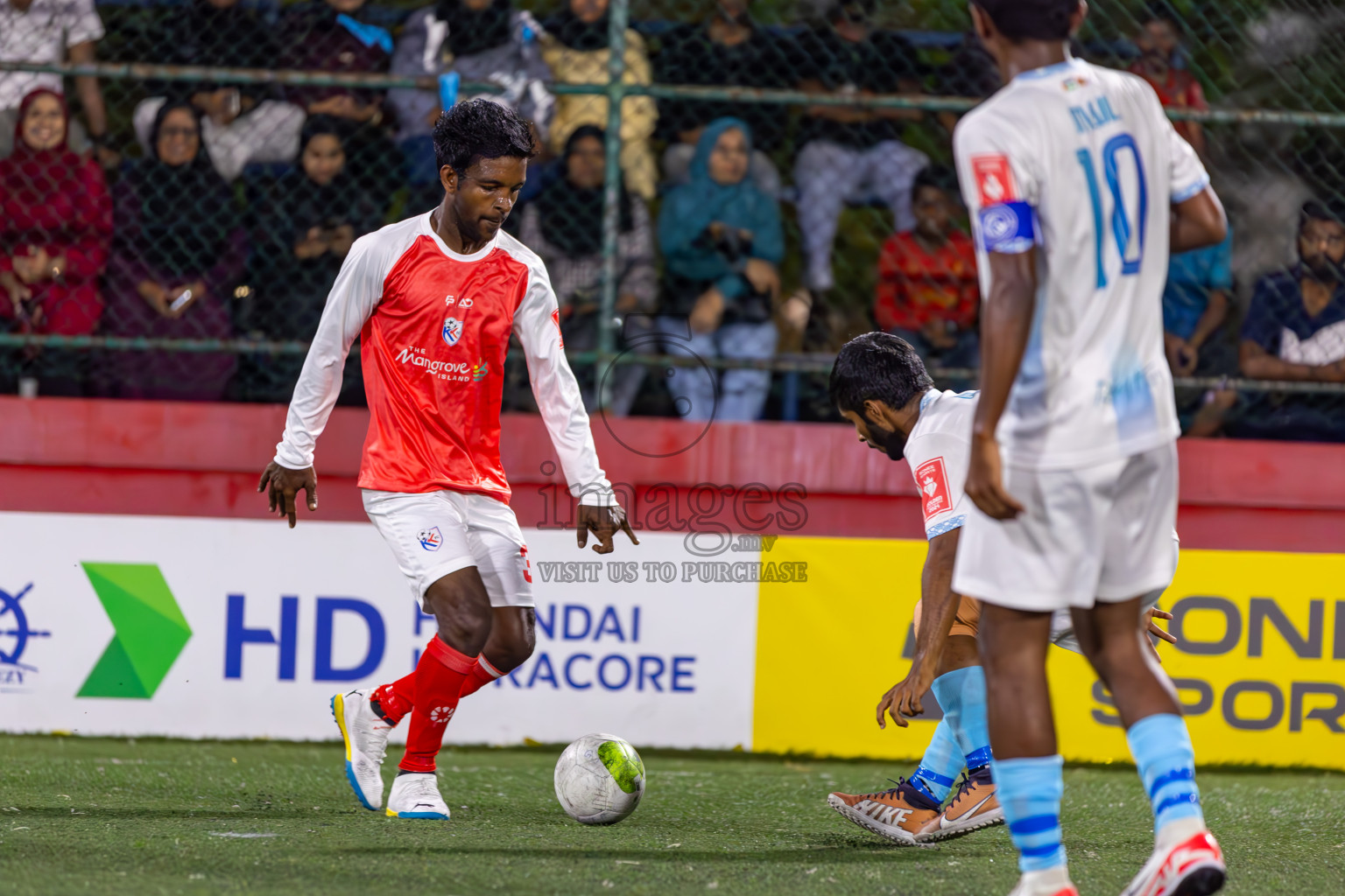 Sh Feydhoo vs N Kendhikulhudhoo on Day 37 of Golden Futsal Challenge 2024 was held on Thursday, 22nd February 2024, in Hulhumale', Maldives
Photos: Ismail Thoriq / images.mv