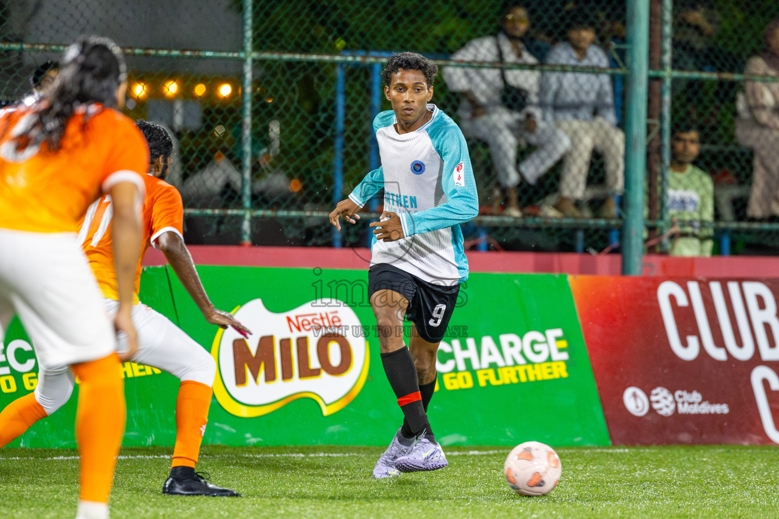 Dhiraagu vs Police Club in Day 9 of Club Maldives Cup 2025 was held in Rehendhi Futsal Ground, Hulhumale', Maldives on Thursday, 9th October 2025. 
Photos: Ismail Thoriq / images.mv